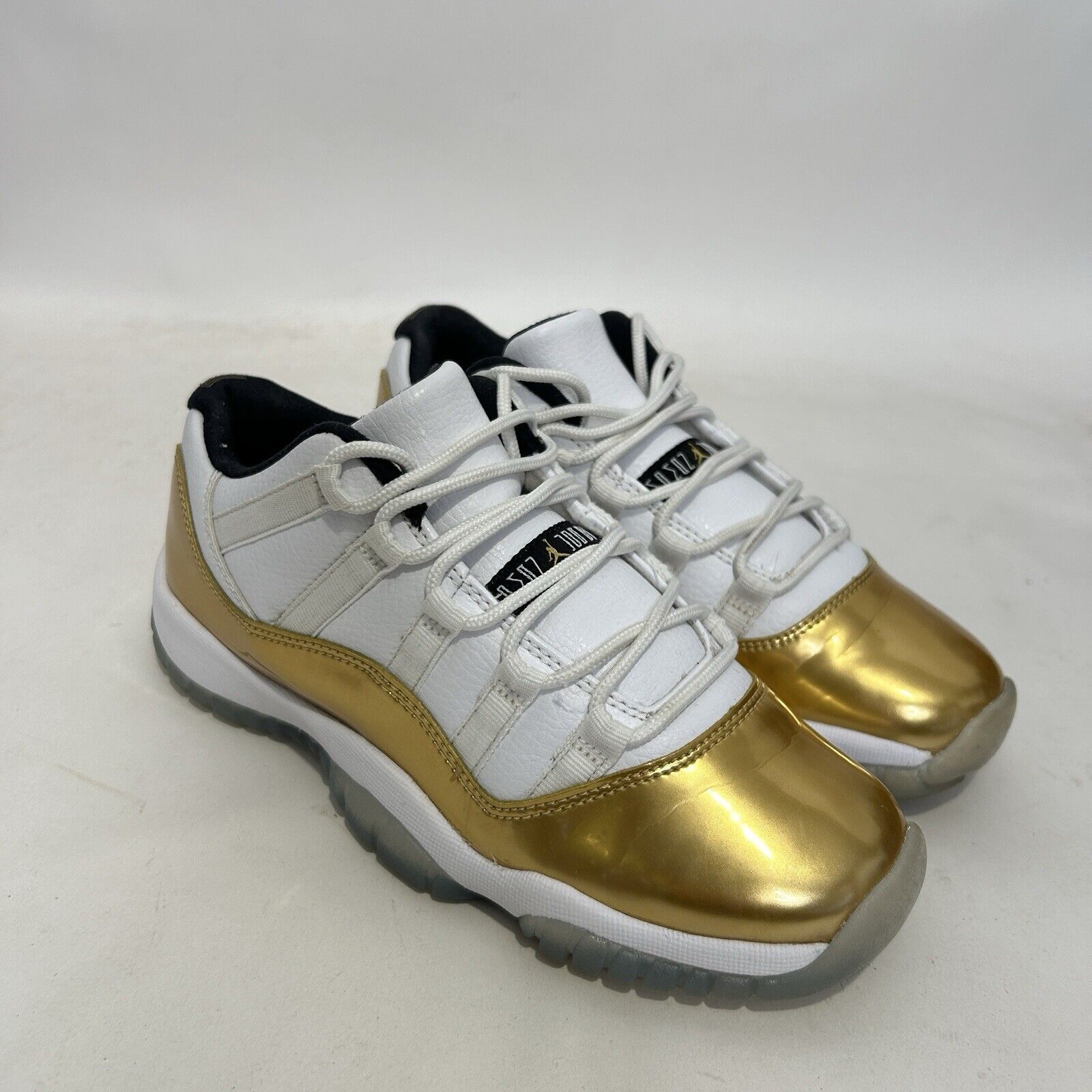 Jordan Brand Nike Air Jordan 11 Retro Low GS “Closing Ceremony” Size US 7 / IT 37 - 1 Thumbnail
