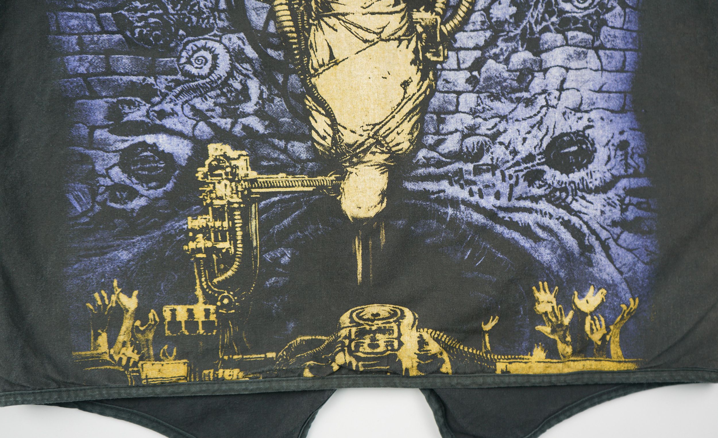 Band Tees × Vintage Vintage 1990s Sepultura Battle Vest Size US M / EU 48-50 / 2 - 3 Thumbnail