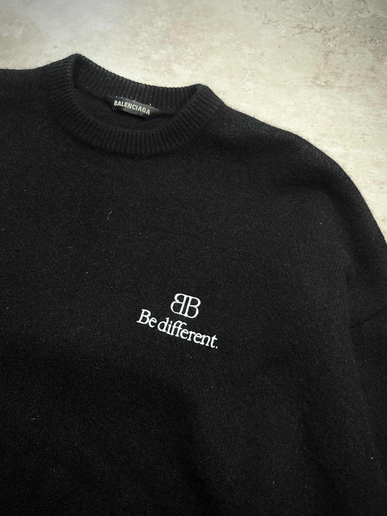 Balenciaga balenciaga be different sweater Size US M / EU 48-50 / 2 - 2 Thumbnail