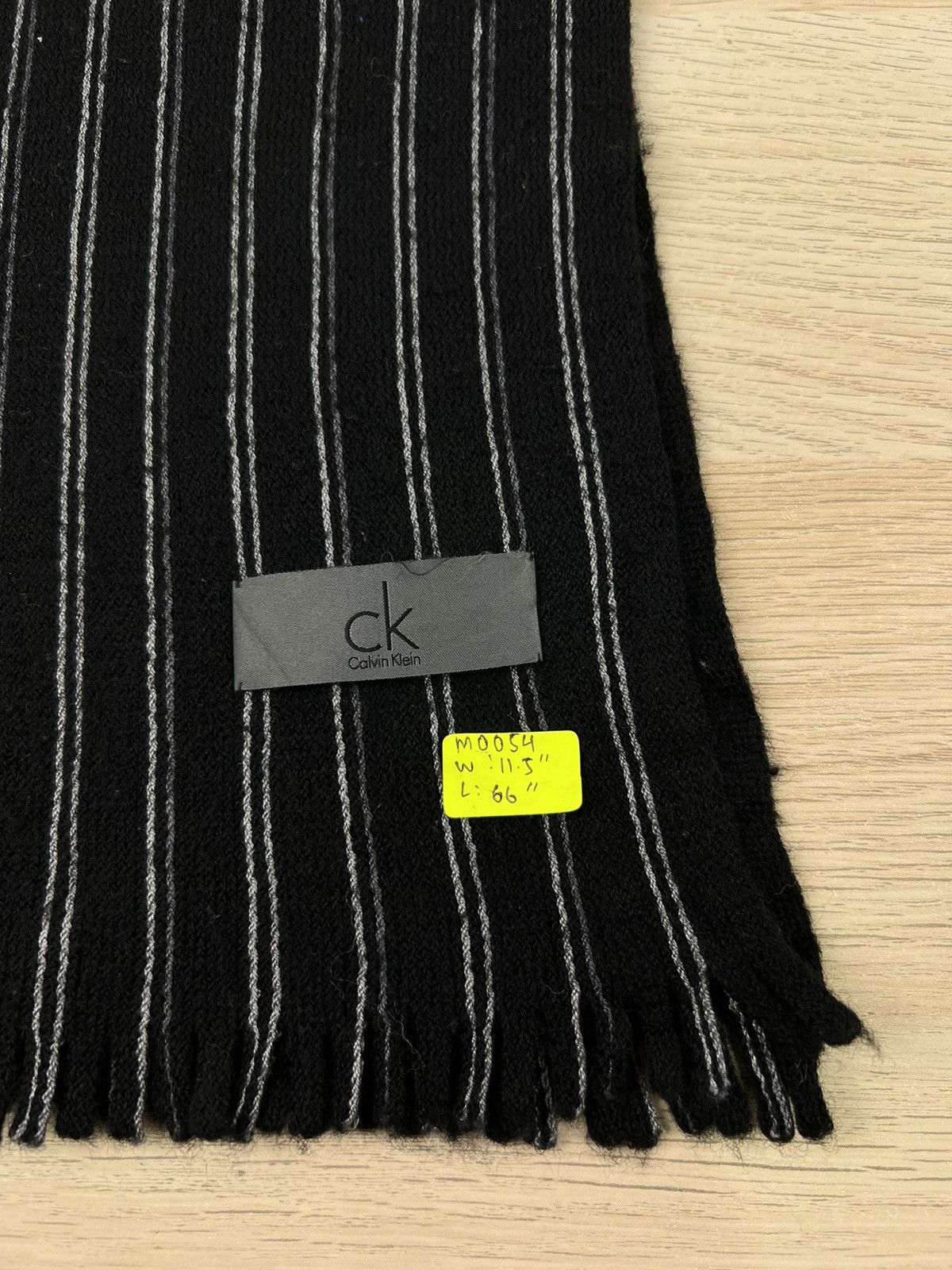 Calvin Klein Calvin Klein Scarf / Muffler / Neckwear M054 Size ONE SIZE - 6 Thumbnail