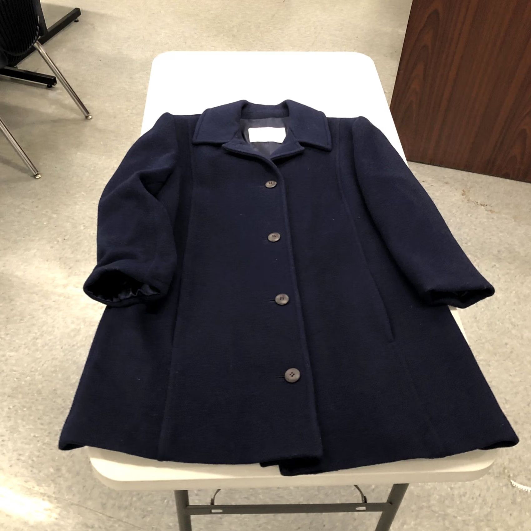 Pendleton VINTAGE Pendleton Coat Wool Navy Blue 100% Virgin Wool Pea Coat Womens 46 in Long Sleeve Button S Size L / US 10 / IT 46 - 4 Thumbnail