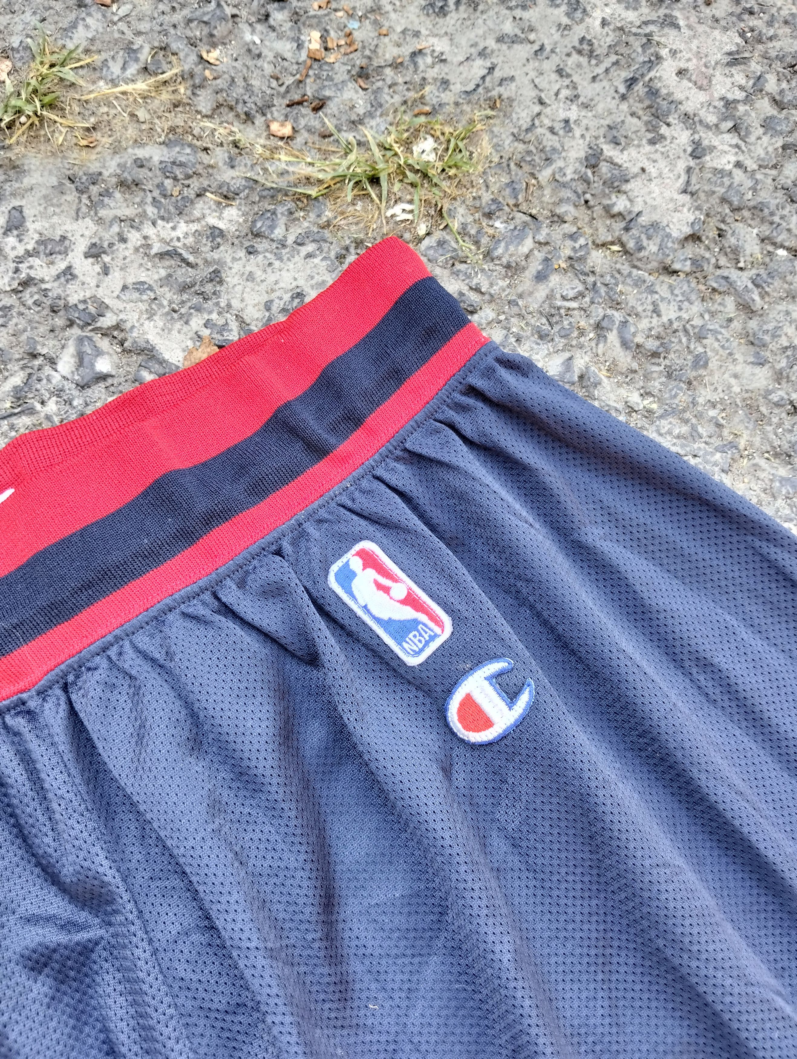 Champion × NBA × Vintage Vintage 90s Houston Rockets Champion shorts Size US 36 / EU 52 - 4 Thumbnail