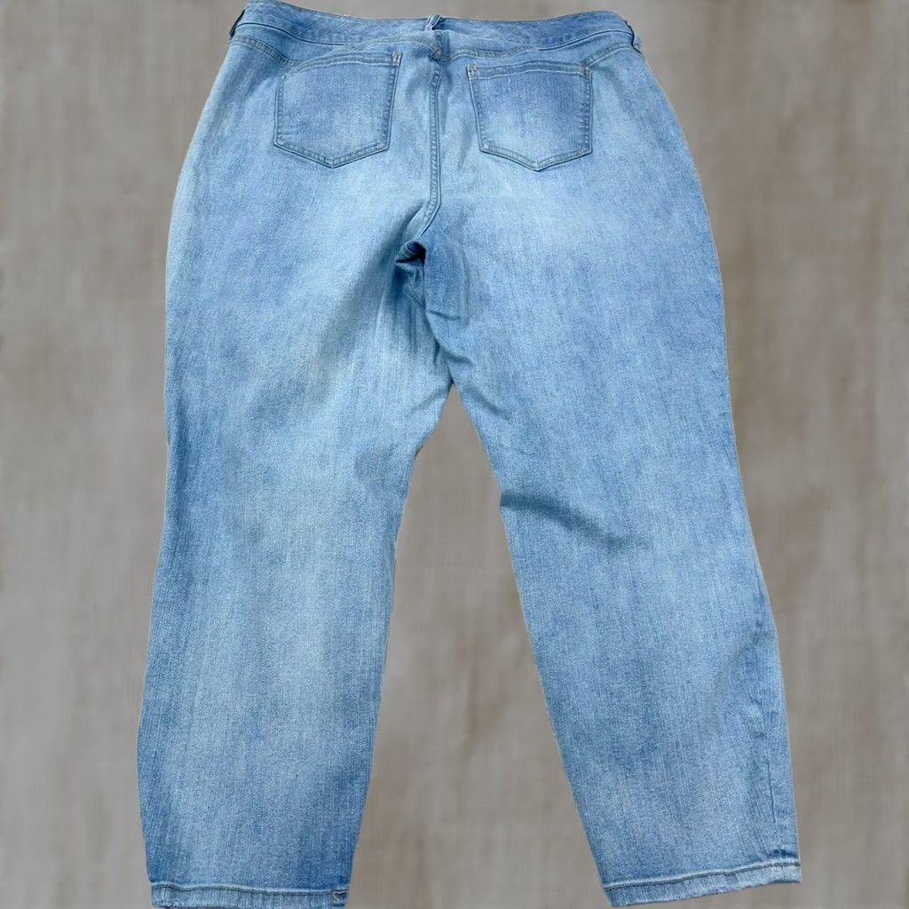 Torrid Torrid Jeans Women 20 Regular Skinny Fit Jegging Med Wash Faded Blue 5-Pocket Stretch Jeans Size 42" / US 20 - 1 Thumbnail