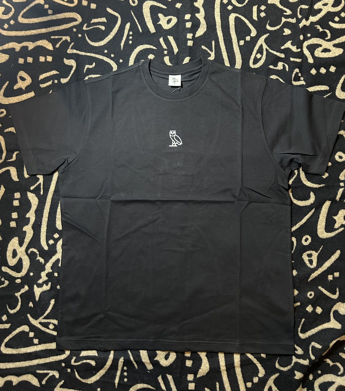October's Very Own Arabic Family Graphic Tshirt Size US XL / EU 56 / 4 - 2 Thumbnail