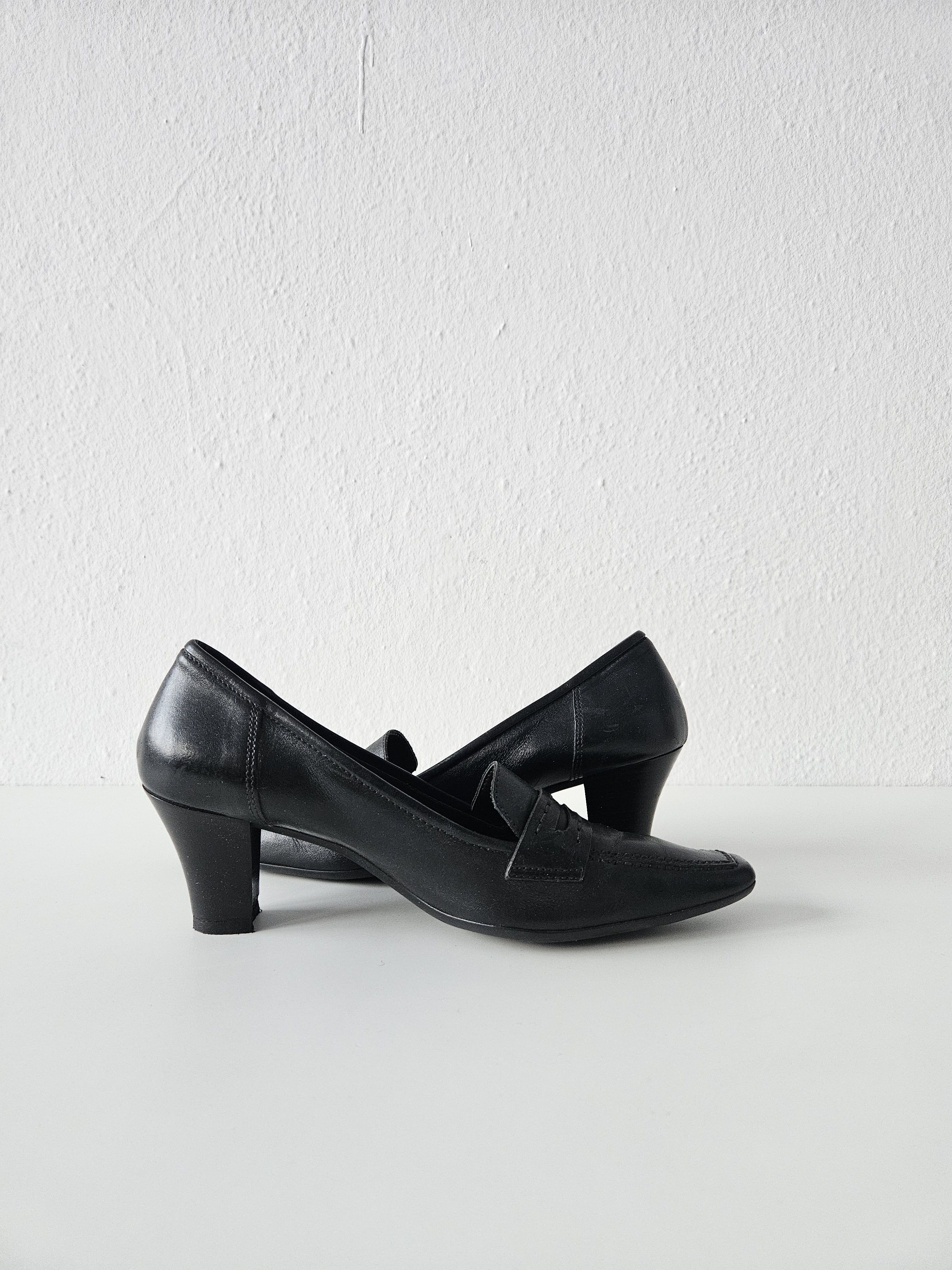 Vintage Vintage long toe leather heels Size US 9 / IT 39 - 9 Thumbnail