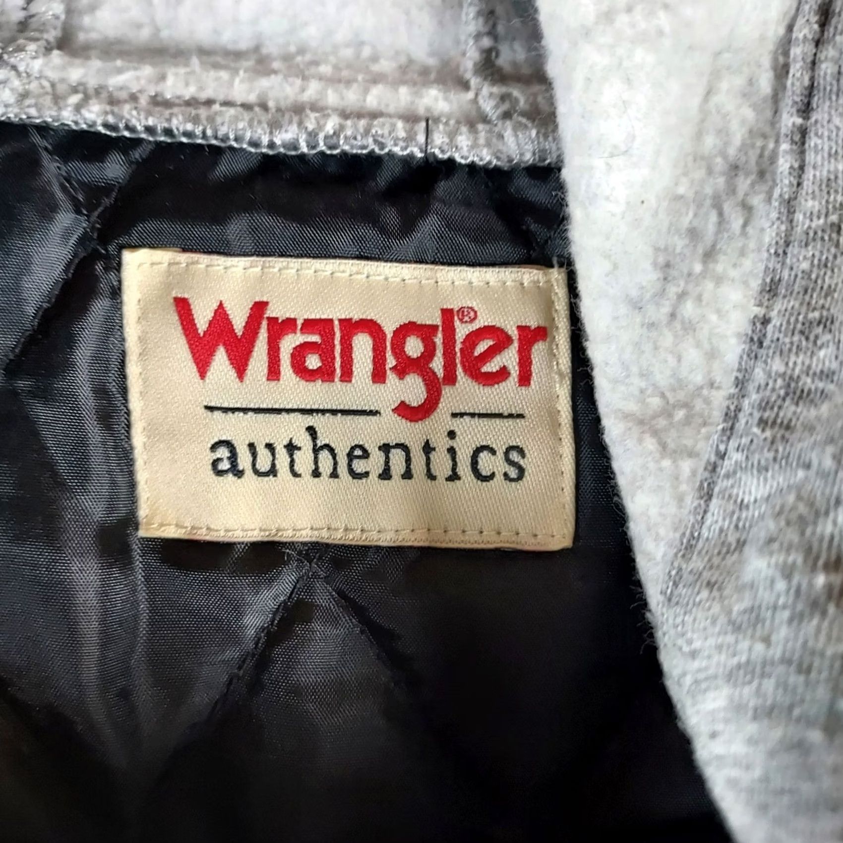 Wrangler Wrangler Authentics Men’s Quilted Hooded Flannel Shirt Jacket Gray Plaid Medium Size US M / EU 48-50 / 2 - 7 Thumbnail
