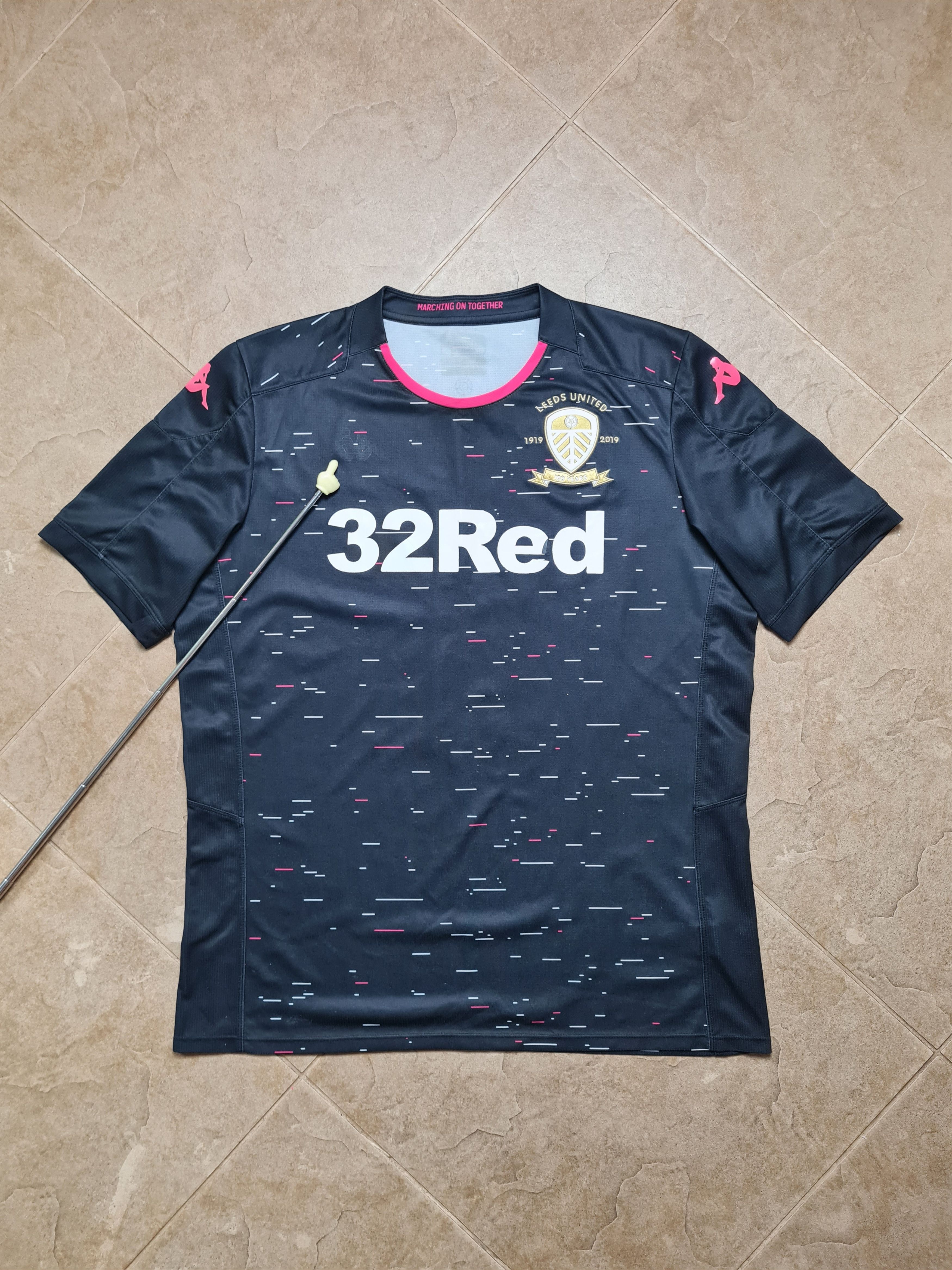Kappa LEEDS UNITED 2019 2020 AWAY FOOTBALL SHIRT SOCCER KAPPA Size US XL / EU 56 / 4 - 7 Thumbnail