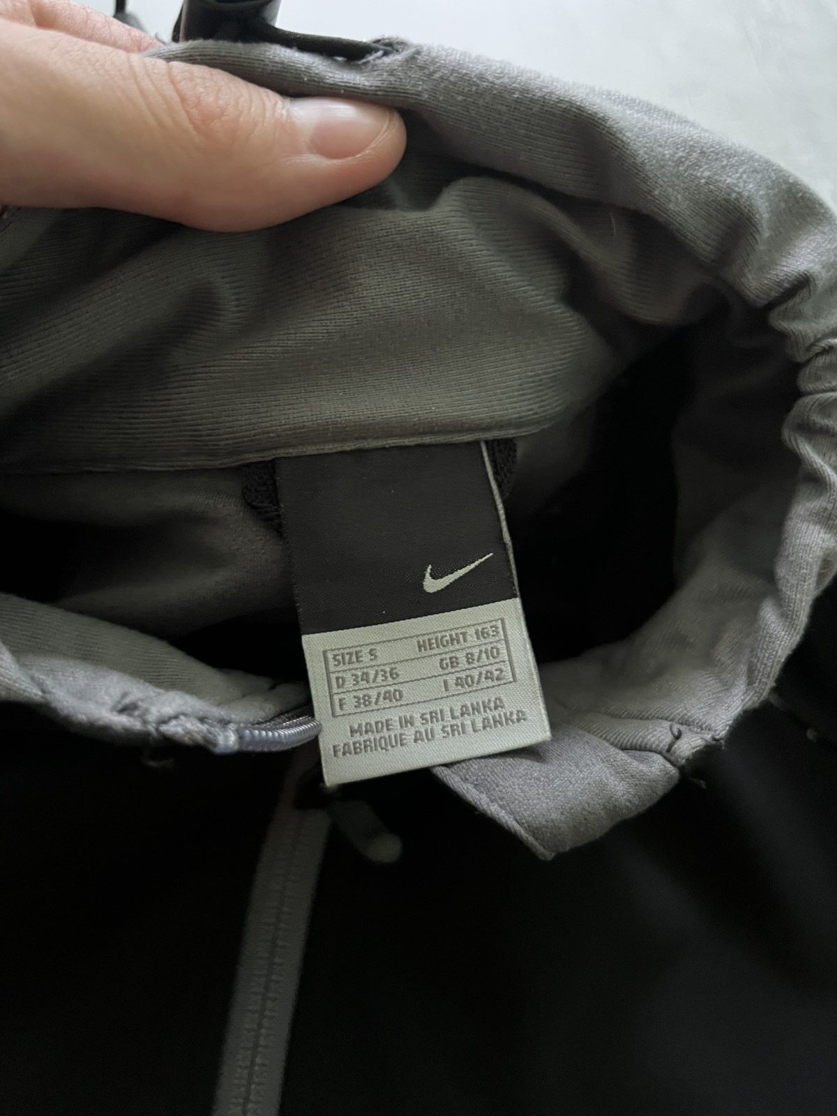 Nike Y2K Nike Vintage Zip Sweater Streetwear Black & Gray Size S / US 4 / IT 40 - 5 Thumbnail