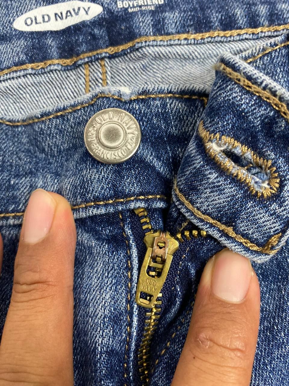 Old Navy old navy boyfriend cut mid rise distressed denim Size US 36 / EU 52 - 13 Thumbnail
