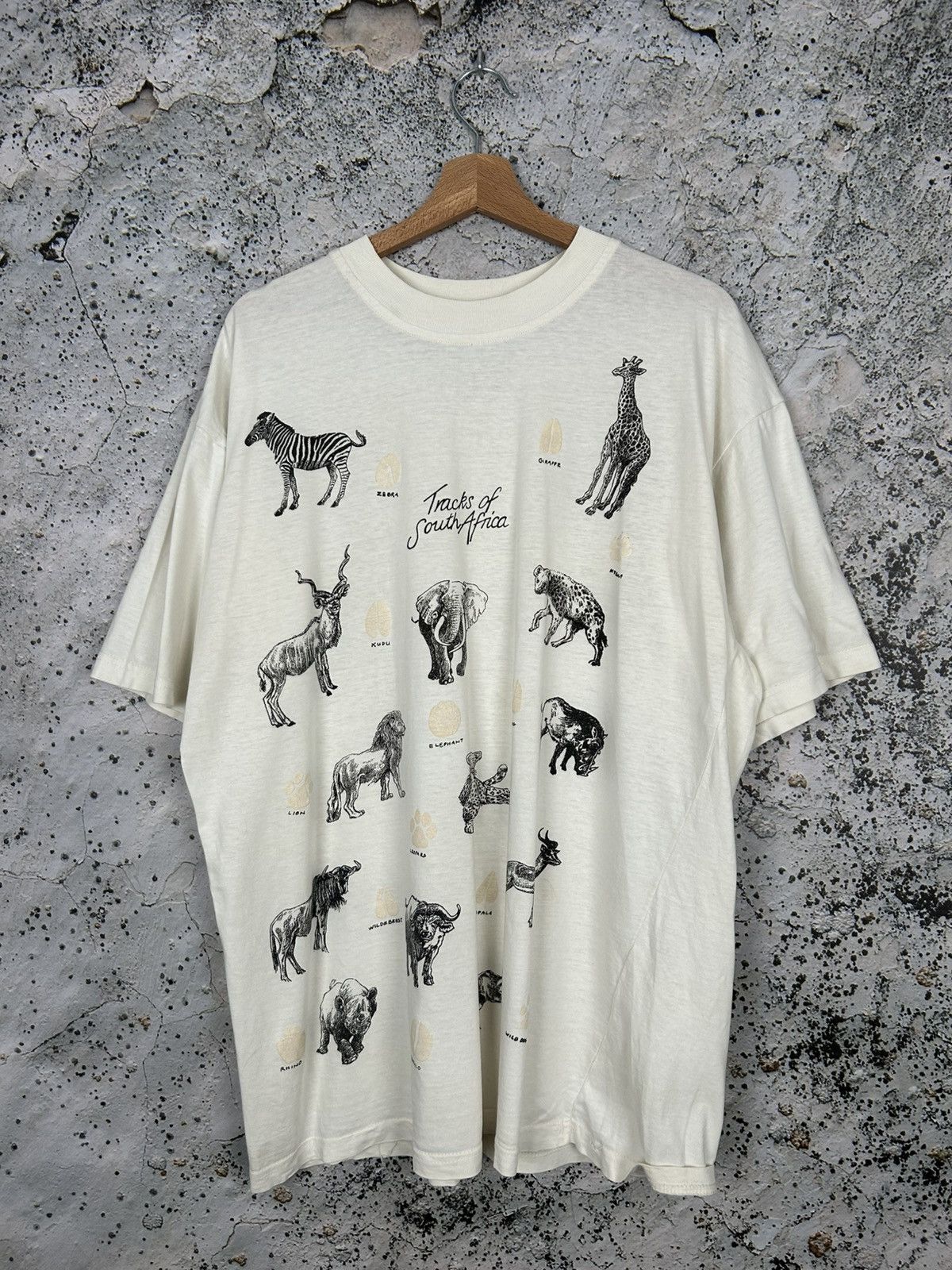Vintage Vintage Animal Graphic Tee 90s Tracks Of South Africa Size US L / EU 52-54 / 3 - 1 Thumbnail