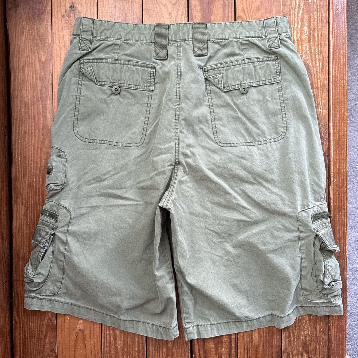 Old Navy Vintage Y2K Old Navy Green Tactical Cargo Shorts Size US 33 - 4 Thumbnail