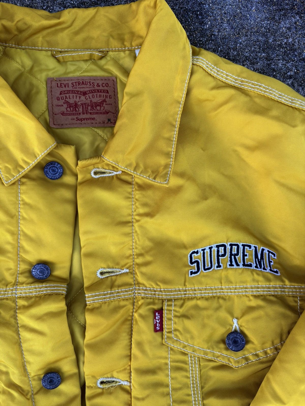 Supreme Supreme X Levi Size US M / EU 48-50 / 2 - 4 Thumbnail