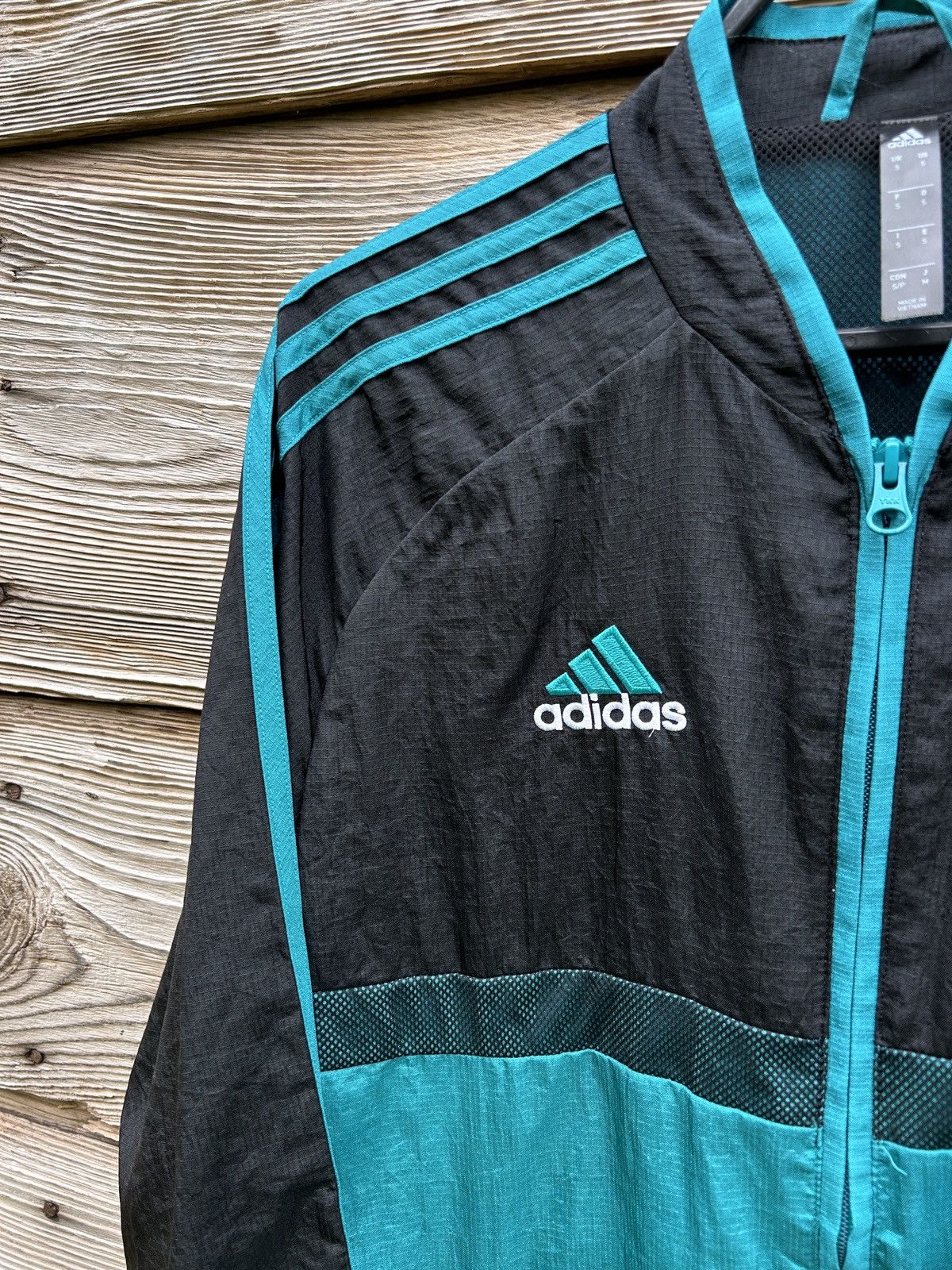 Adidas Adidas Real Madrid Icons Woven Zippered Jacket 2021 GR4251 Size US S / EU 44-46 / 1 - 3 Thumbnail