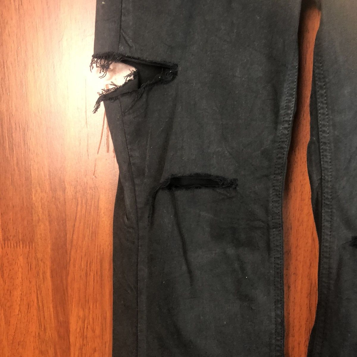 Japanese Brand Something Black Distressed ripped vintage Pants #7517 Size 28" / US 6 / IT 42 - 8 Thumbnail