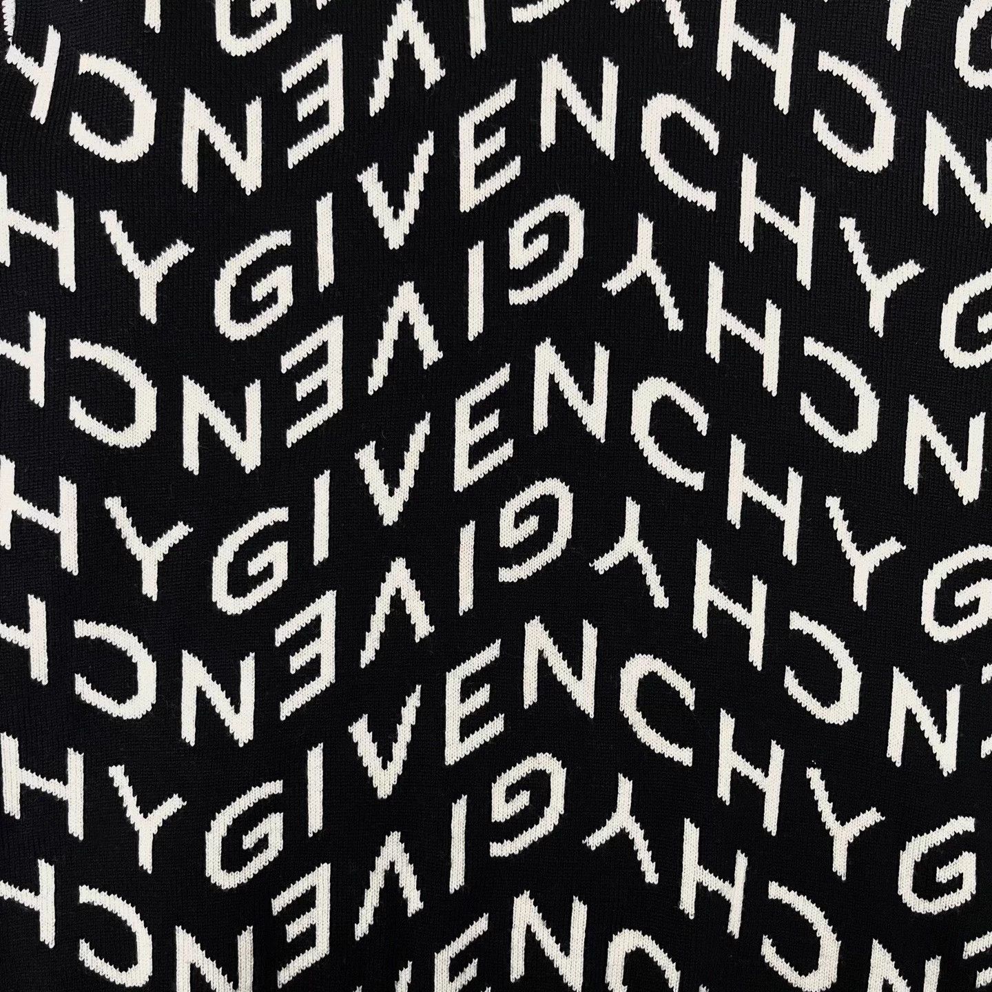 Givenchy Givenchy Black & White Print Logo Knit Sweater L Unisex 99 Size L / US 10 / IT 46 - 4 Thumbnail
