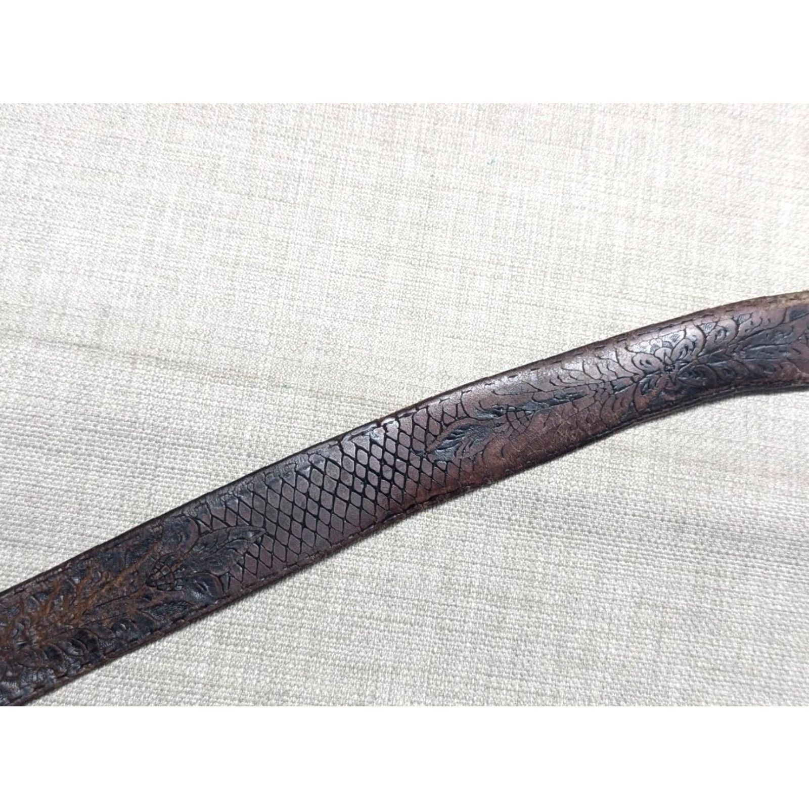 Vintage VINTAGE handcrafted leather western belt 34 Men Brown Patina Tooled 1950s rustic buckle belt 34 Mens Size 34 - 7 Thumbnail