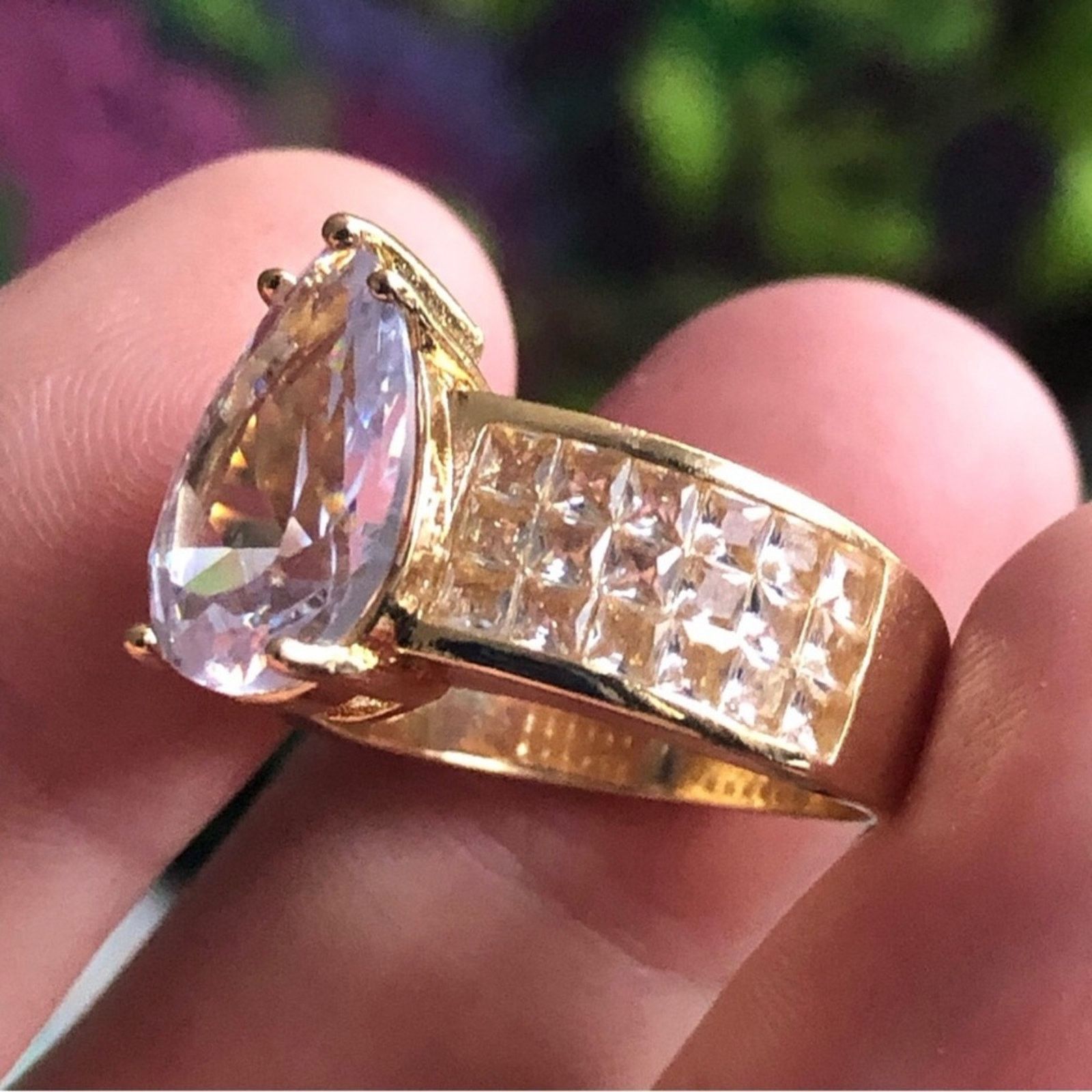 Jewelry Women’s teardrop cubic zirconia 18kt gold ring 9 NIB Size ONE SIZE - 9 Thumbnail