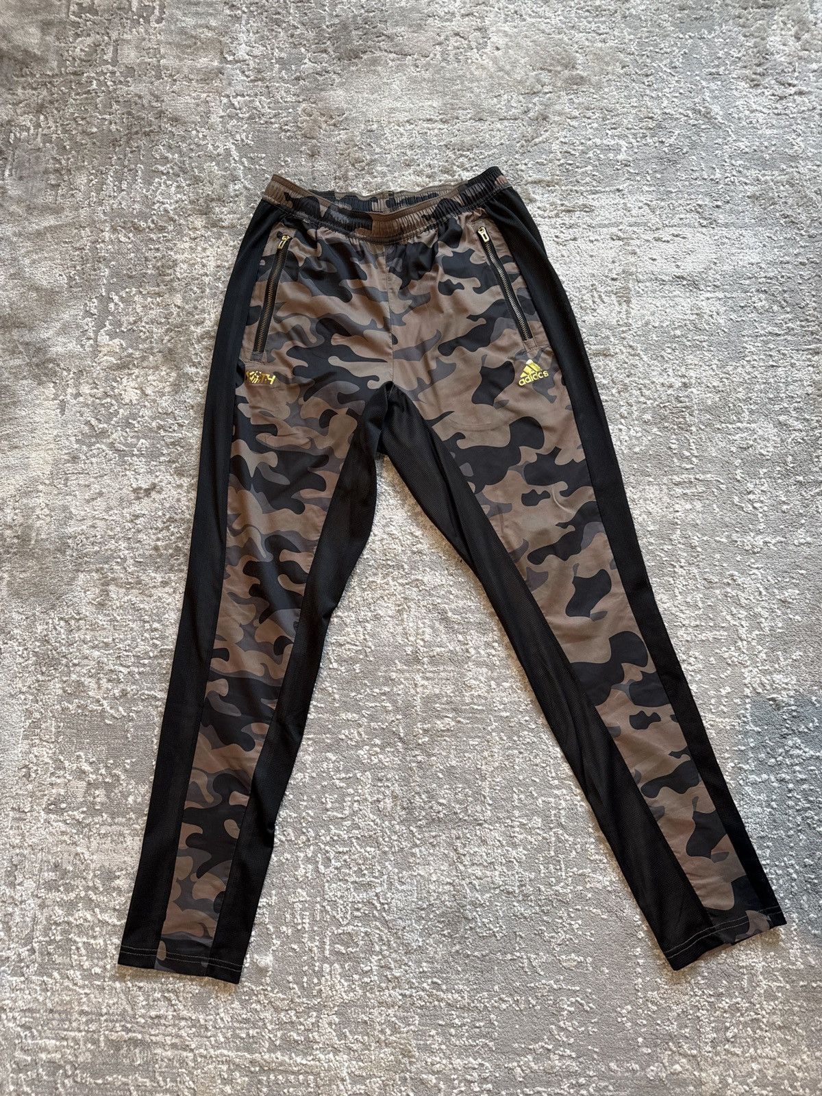 Kith Kith x Adidas Soccer camo joggers (SS18) Size US 28 / EU 44 - 2 Thumbnail