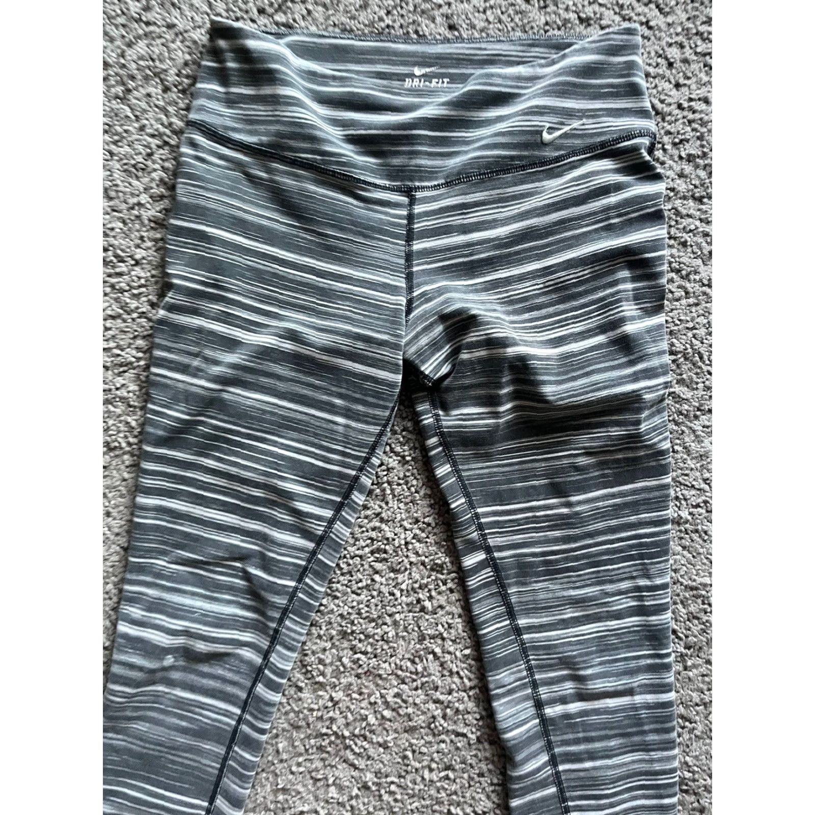 Nike Nike Women's Training Tight Leggings Gray Striped Medium Sportswear Size 32" / US 10 / IT 46 - 2 Thumbnail