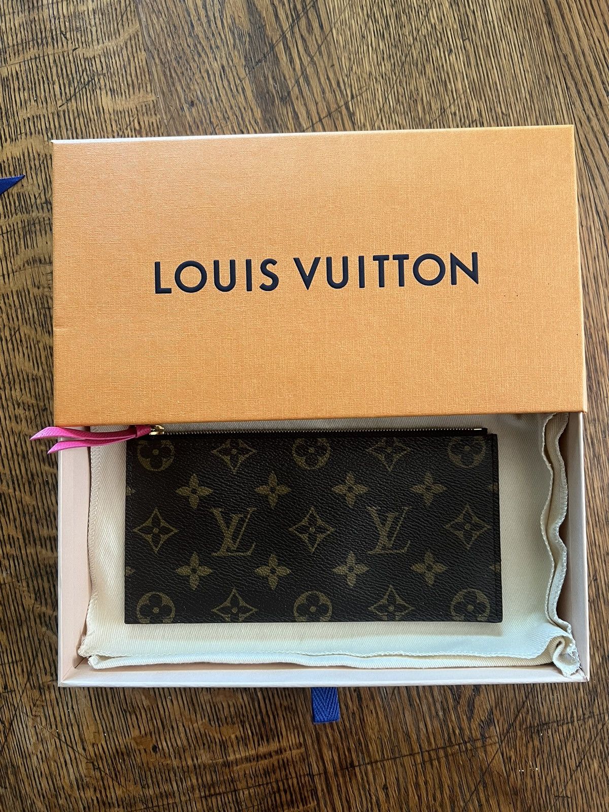 Louis Vuitton Louis Vuitton Felicie Christmas 2021 Limited Edition Clutch Size ONE SIZE - 6 Thumbnail