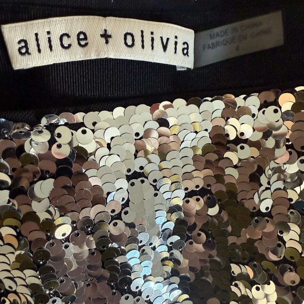 Designer Alice + Olivia Ramos Silver Sequin Sexy Pencil Skirt Size 4 Size 27" / US 4 / IT 40 - 8 Thumbnail