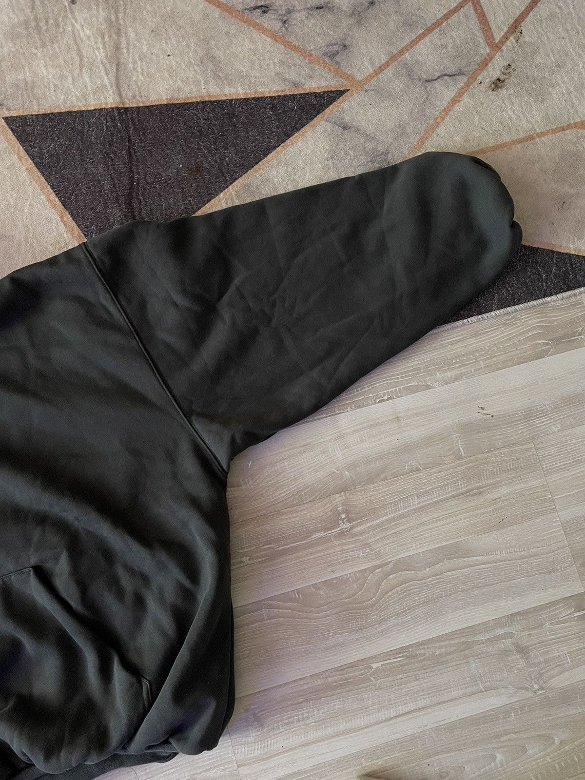 Balenciaga × Gap × Kanye West Yeezy Gap Engineered by Balenciaga Dove Hoodie "Black" Size US S / EU 44-46 / 1 - 7 Thumbnail
