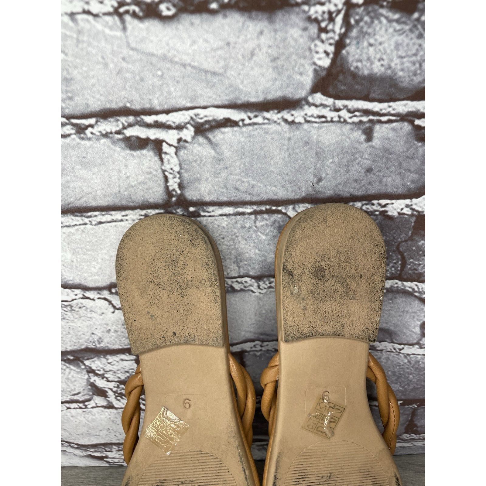 Saks Fifth Avenue Saks Fifth Avenue Italy Brown Leather Thong Slides Sandals W Size US 9 / IT 39 - 7 Thumbnail