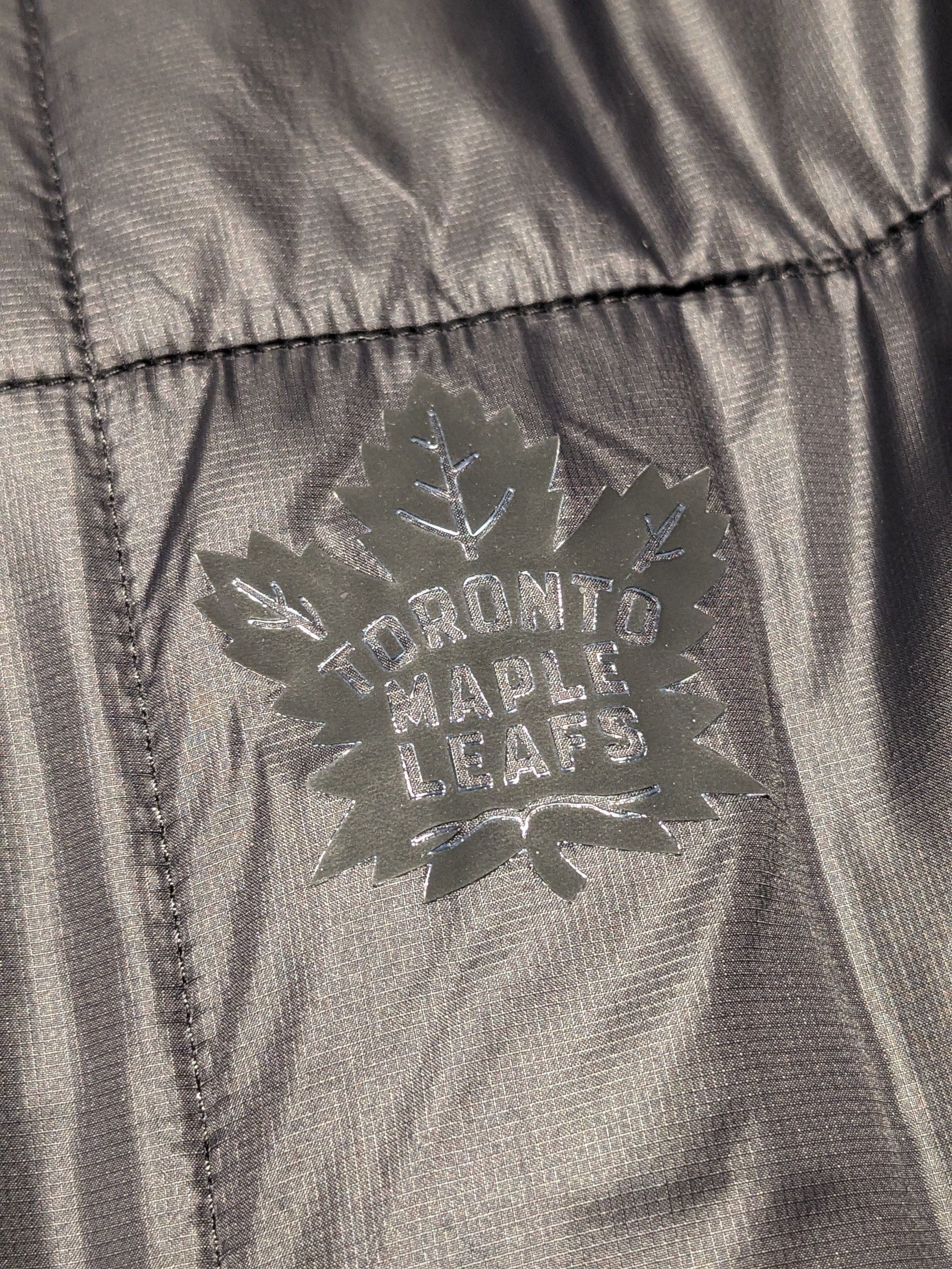 Lululemon Lululemon Maple Leafs Insulated Bomber Jacket mens XXL Size US XXL / EU 58 / 5 - 3 Thumbnail