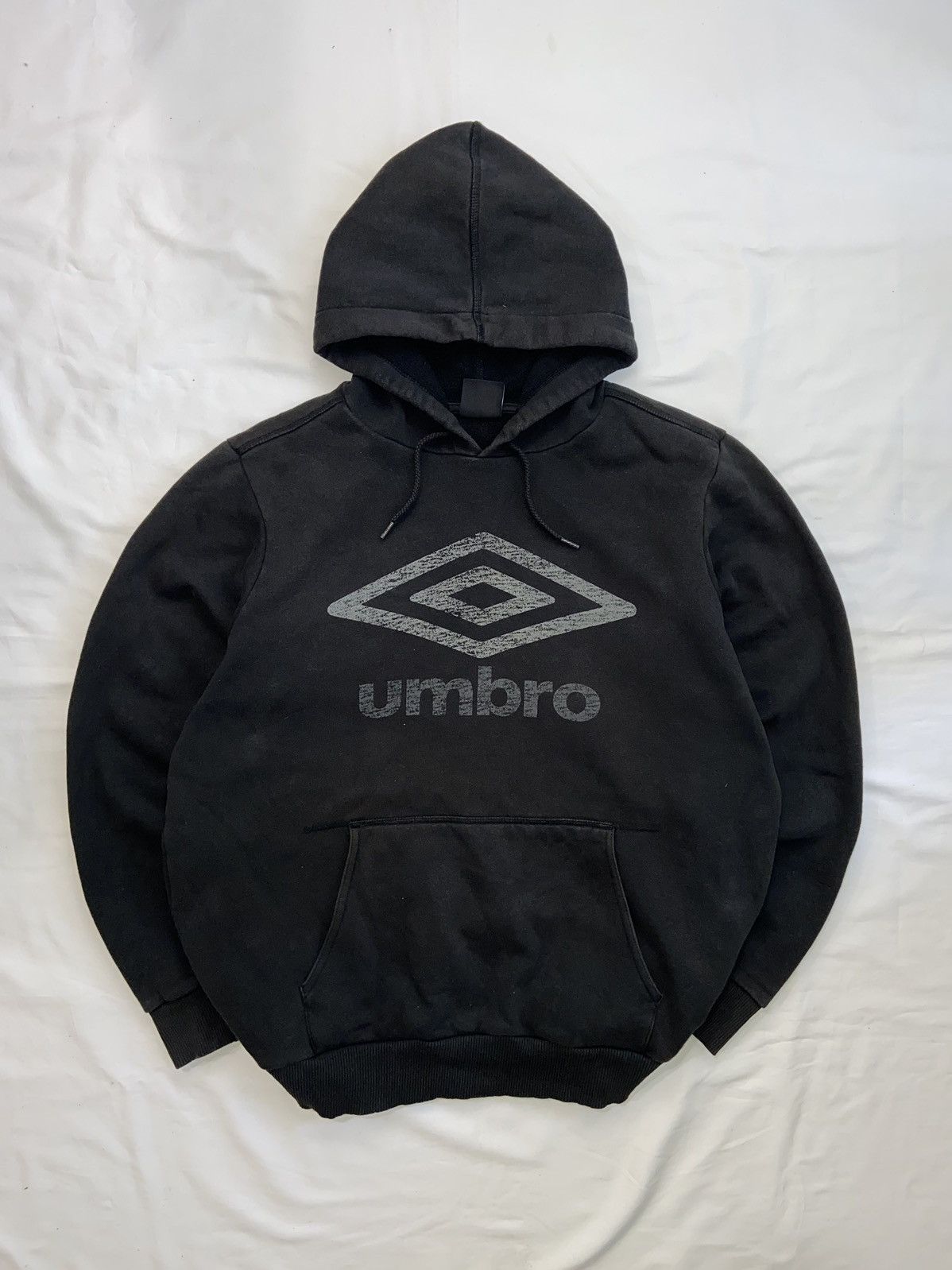 【UMBRO】 ★ Wayfinder Garment Dying Hoodie ★ Vintage 00s Vintage Men's UMBRO Center Logo Black Hoodie Size XL