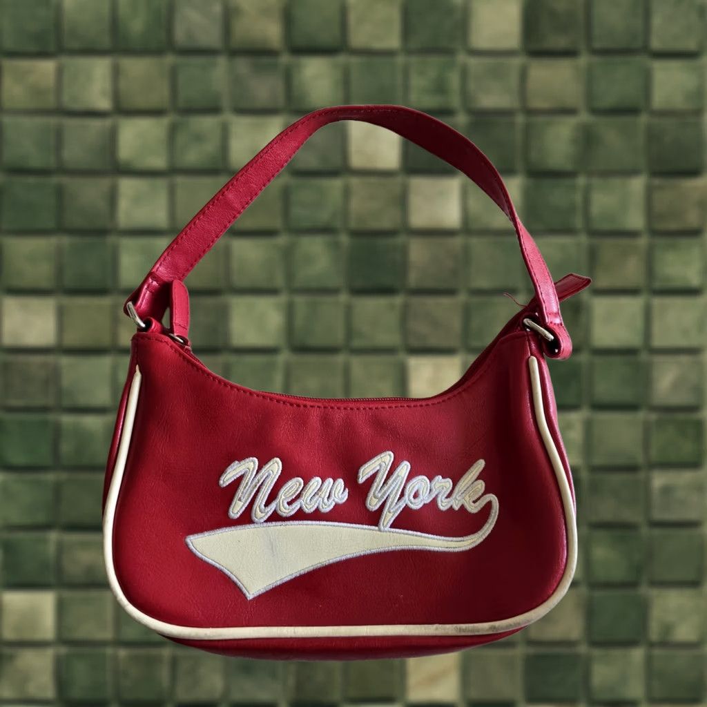 Vintage VINTAGE Payless Shoe Source Red Shoulder Bag Faux Leather Women 2000s Y2K Millennial 1990s Size ONE SIZE - 1 Thumbnail