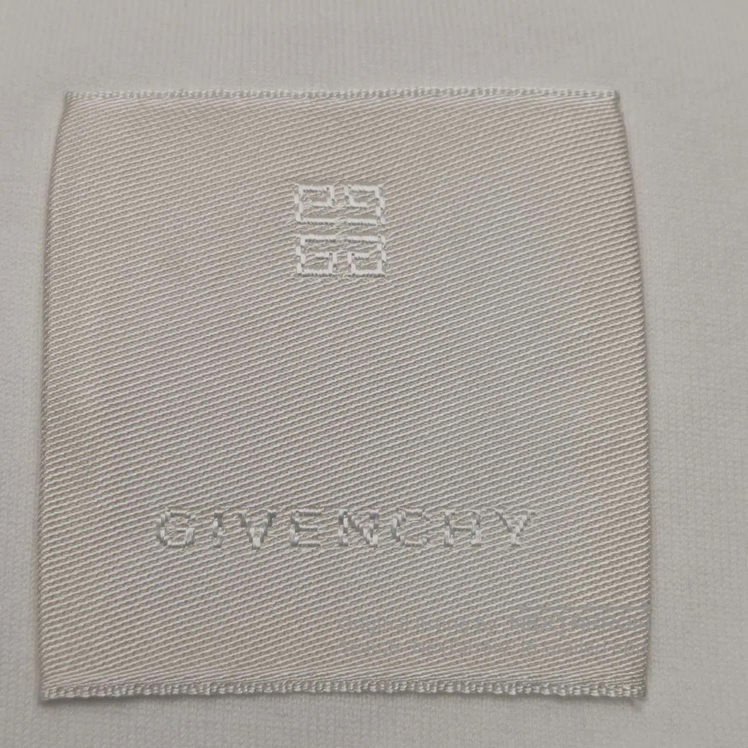Givenchy Givenchy White Logo Crew Neck T. Size US XL / EU 56 / 4 - 2 Thumbnail