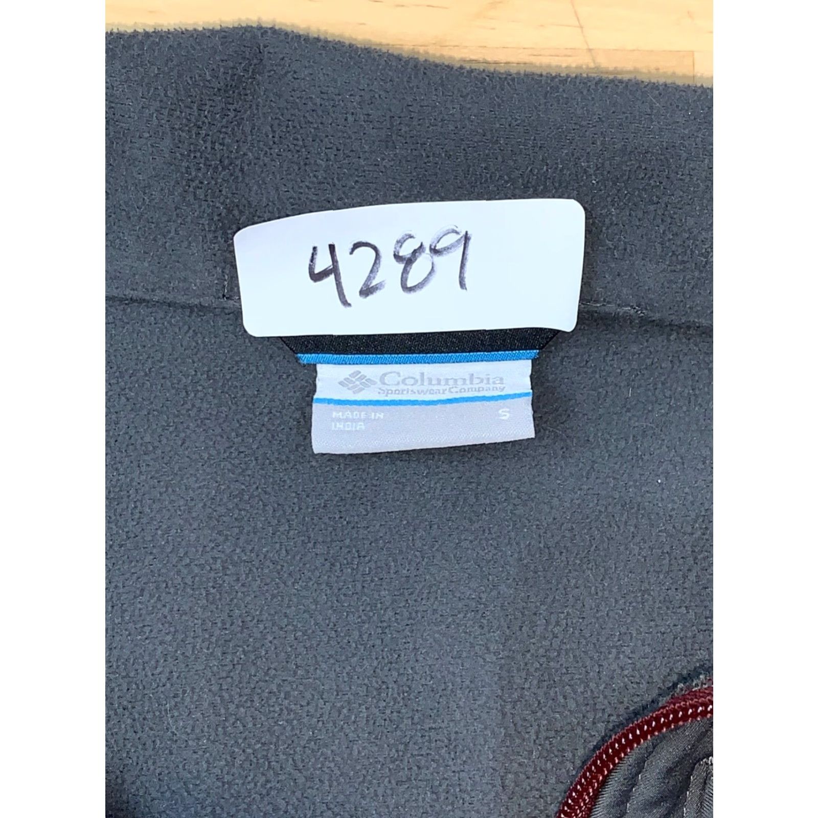 Vintage Columbia Full Zip Jacket Gray S Polyester Fleece Lining Outdoor Casual Unisex Adults Basic Jacket Travel 4289 Size US S / EU 44-46 / 1 - 3 Thumbnail
