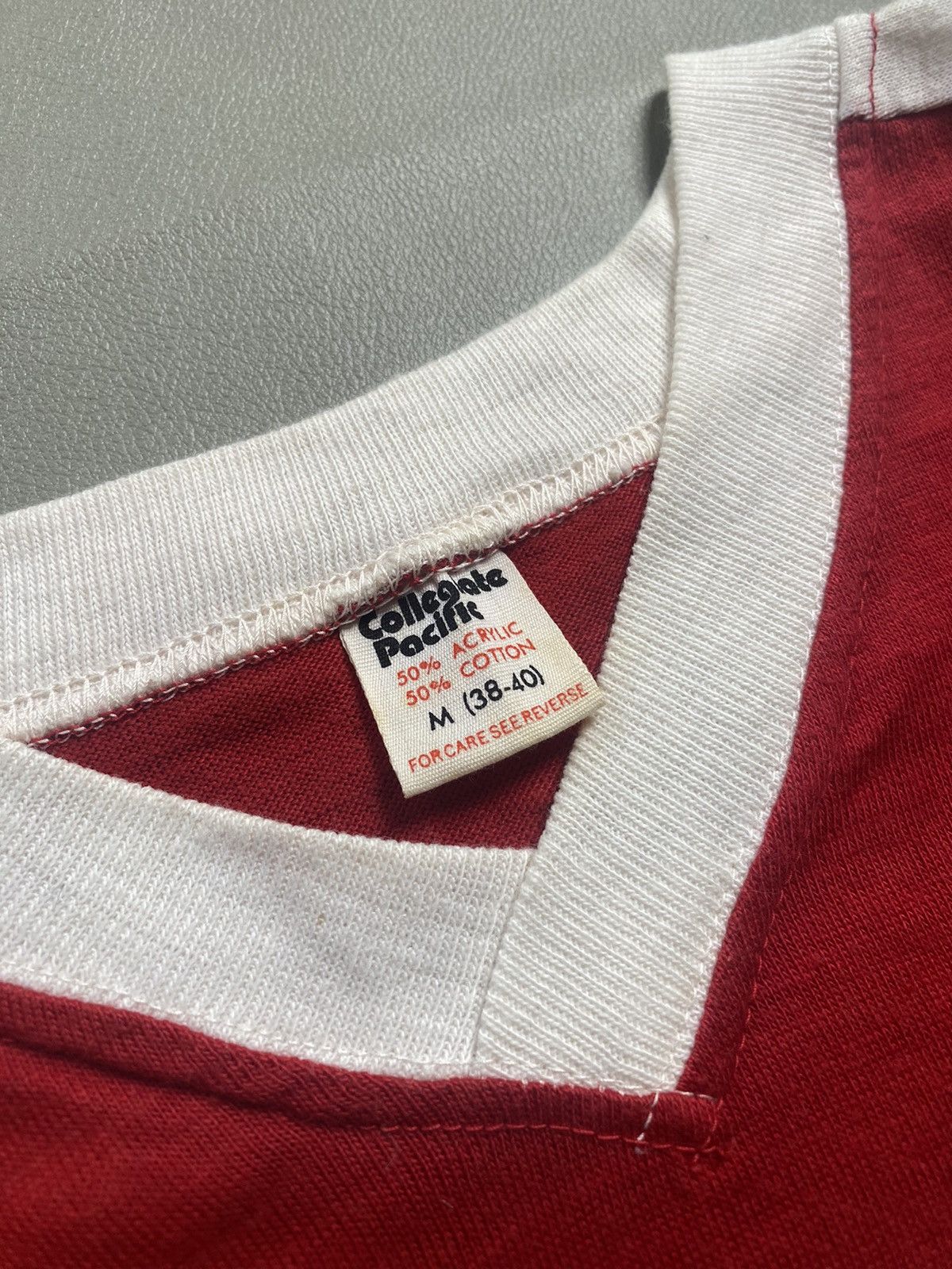 Vintage Vintage 80s University Arkansas Razorbacks Tshirt Size US M / EU 48-50 / 2 - 2 Thumbnail