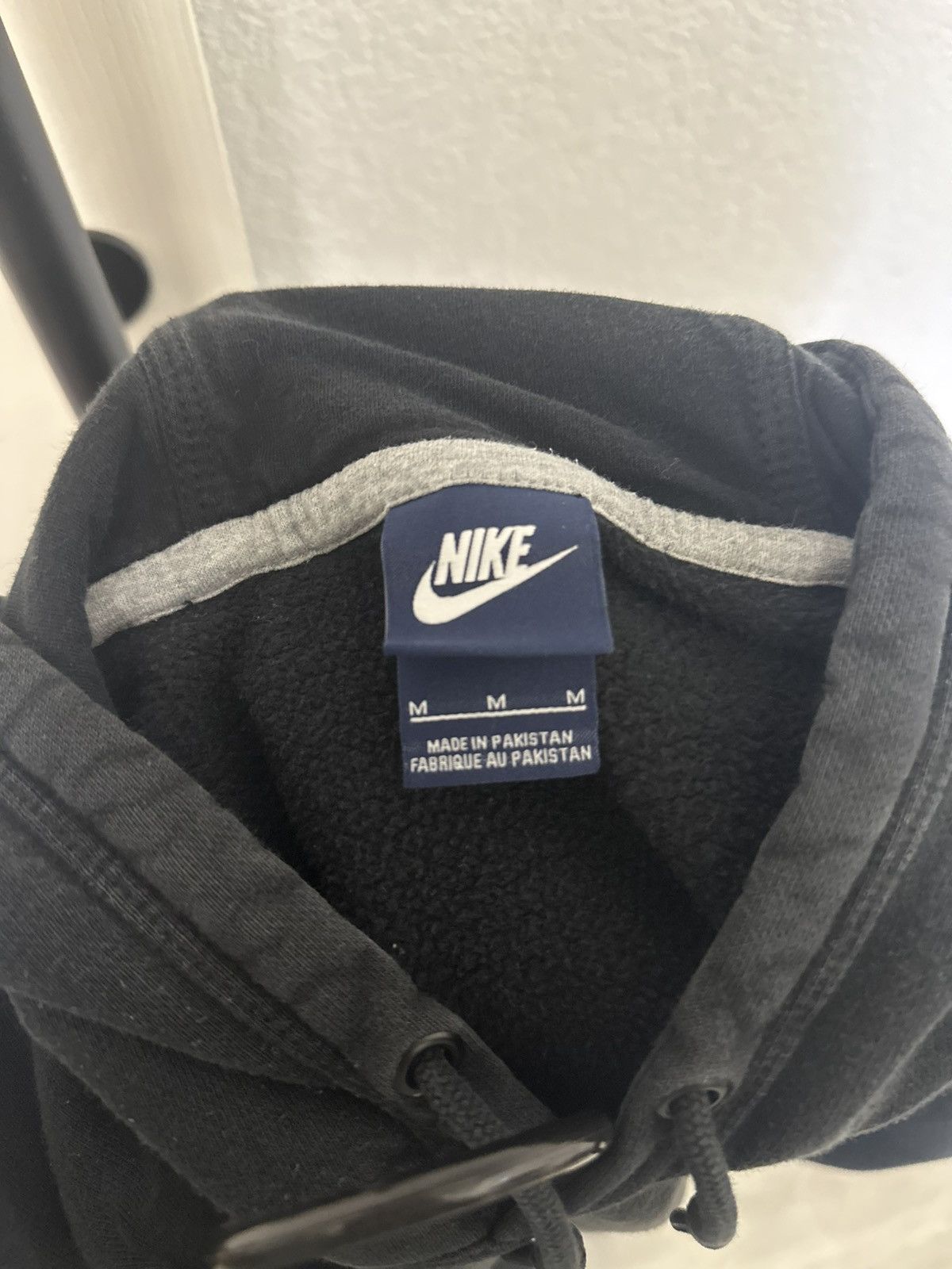 Nike Vintage Nike Hoodie Men’s Medium Black Pullover Swoosh Size US M / EU 48-50 / 2 - 3 Thumbnail