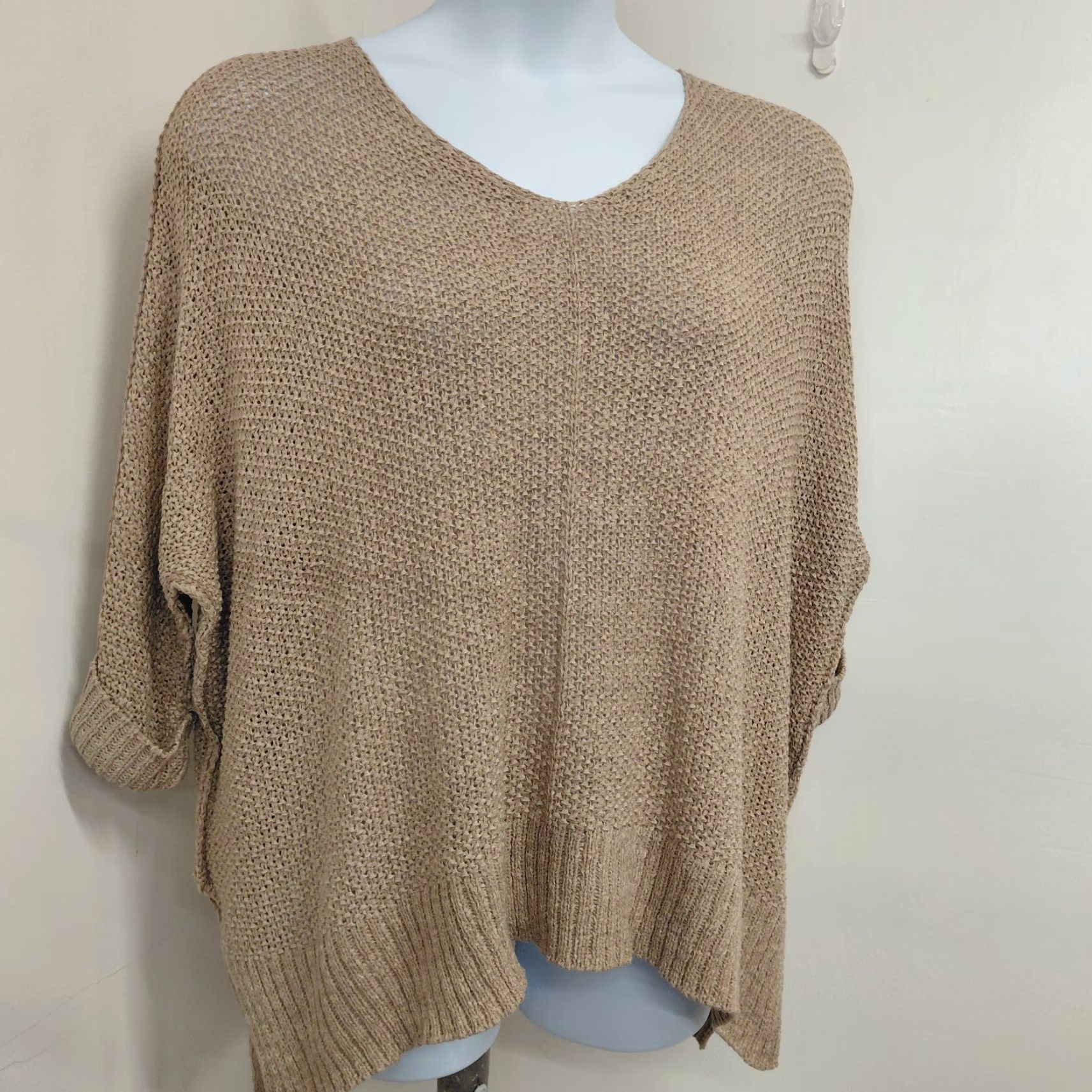 Vintage She & Sky Sweater Women's One Size V Neck Cable-Knit 3/4 Sleeve Beige Tan Pullover Size ONE SIZE - 3 Thumbnail