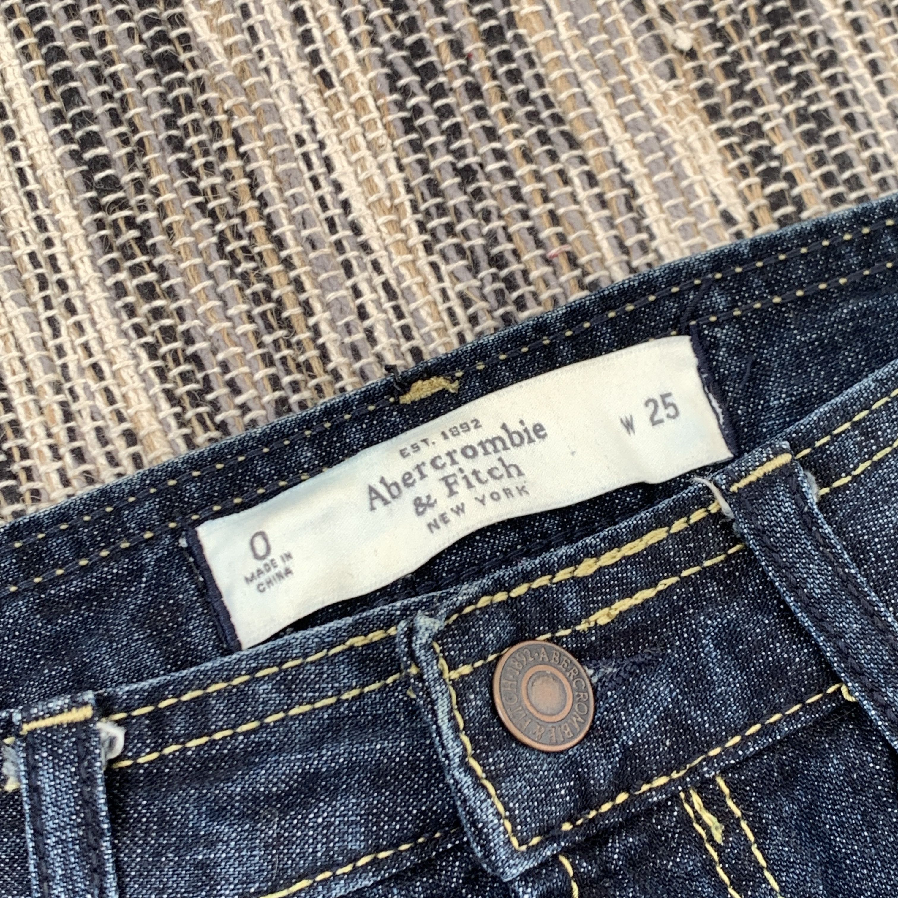 Abercrombie & Fitch Vintage Y2K Faded Women's Blue Denim Low Rise Mini Skirt Size 25" / US 0 / IT 36 - 8 Thumbnail