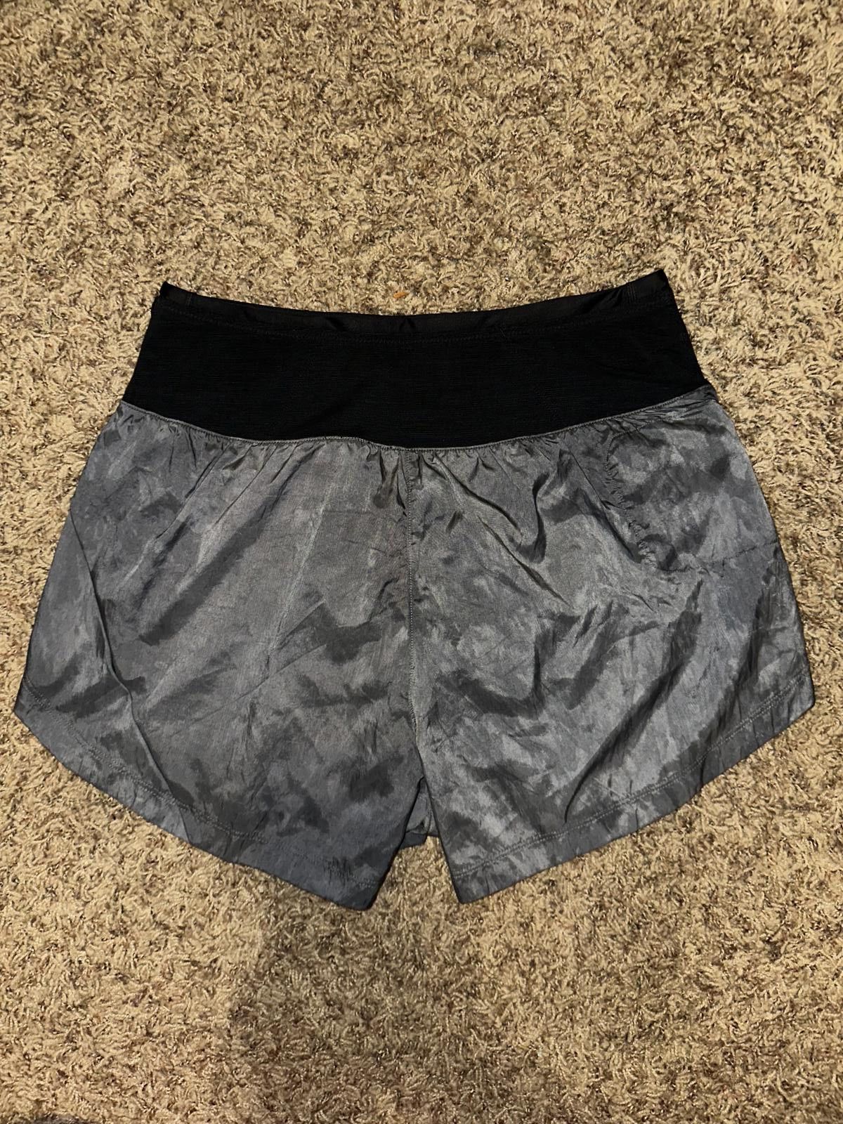 Designer Nike Trail Women's Repel Mid-Rise 3" Brief-Lined Running Shorts Sample Size 28" / US 6 / IT 42 - 6 Thumbnail