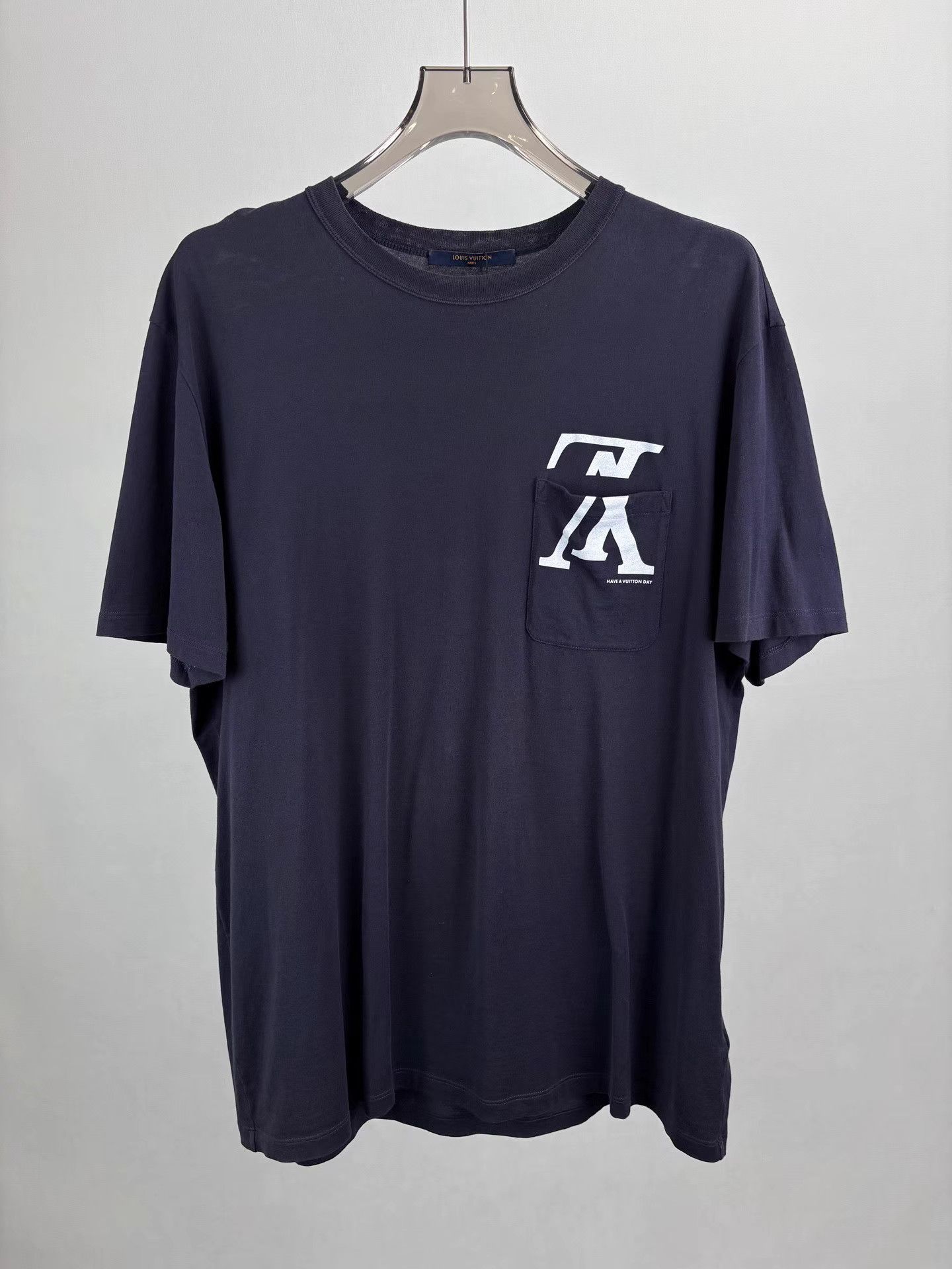 Louis Vuitton LV Pocket Letter Logo Short Sleeve K1 Size US XL / EU 56 / 4 - 1 Thumbnail