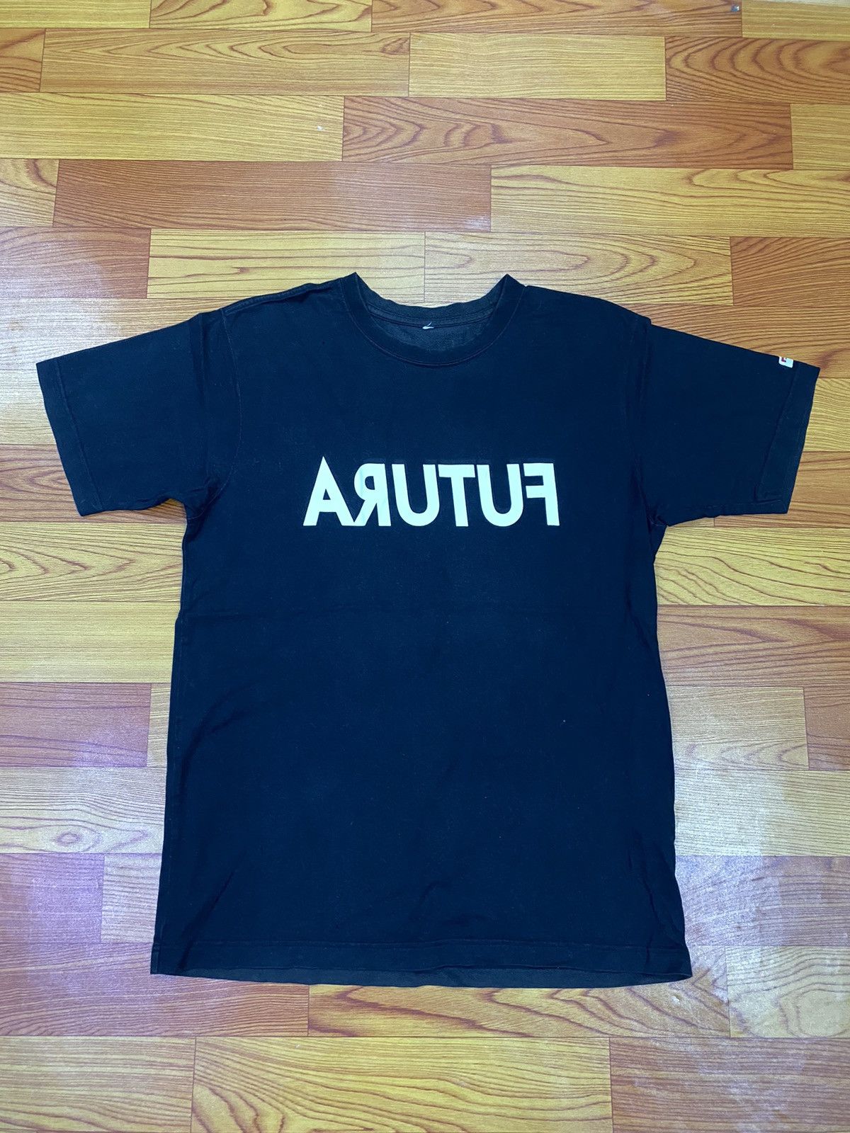 Futura × Japanese Brand Futura Spell Out x Uniqlo Tee Size US M / EU 48-50 / 2 - 1 Thumbnail