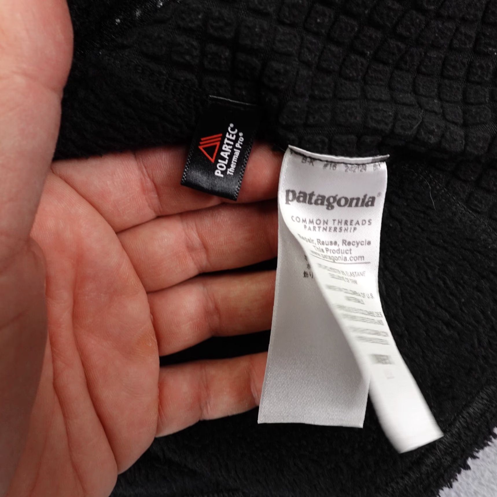 Patagonia Patagonia Jacket Womens Large Black Regular R2 Polartec Fleece Sweatshirt Coat Size L / US 10 / IT 46 - 6 Thumbnail