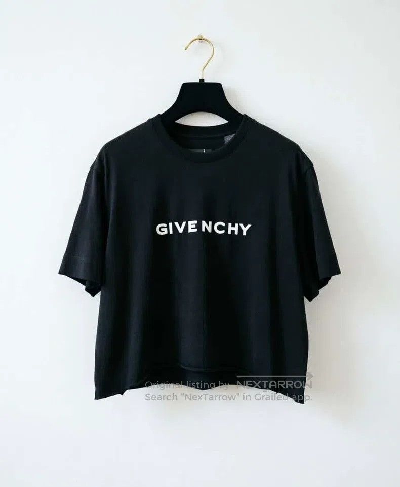 Givenchy Givenchy short sleeves Size US S / EU 44-46 / 1 - 1 Thumbnail
