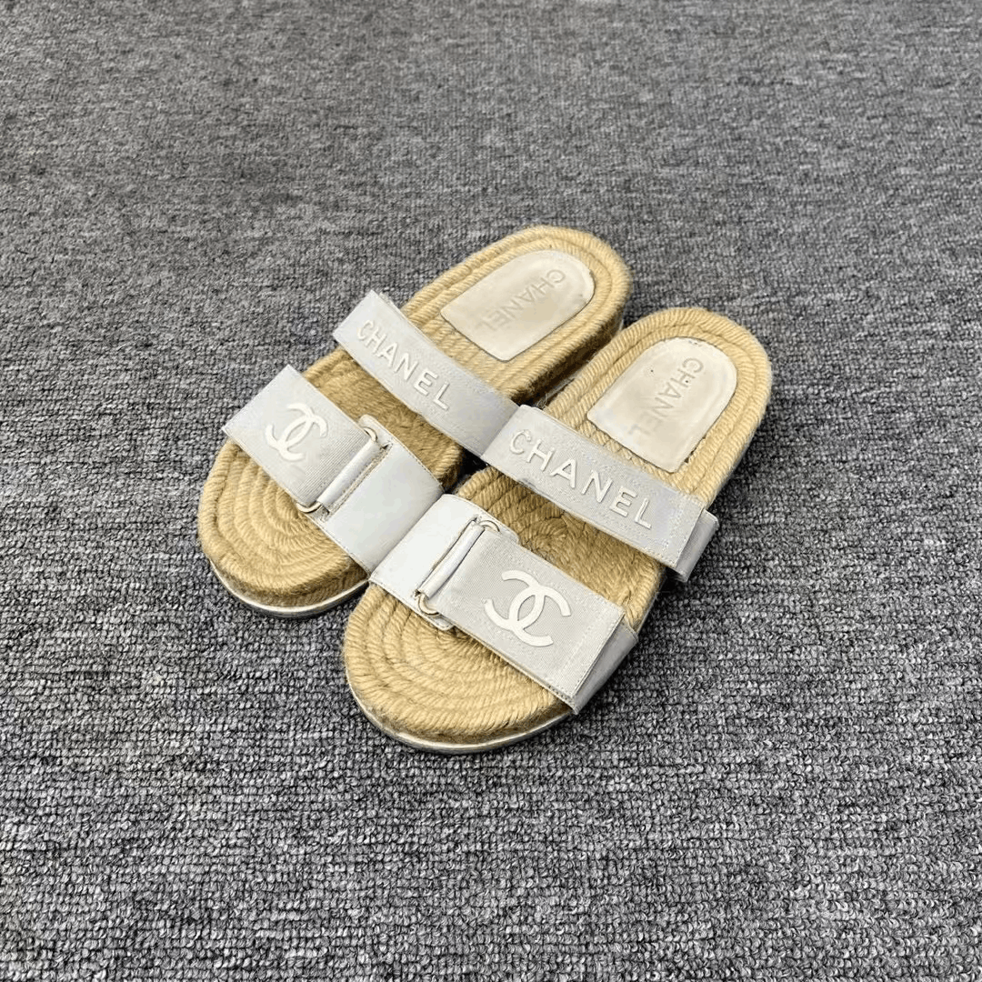 Chanel Chanel Double C Logo Velcro Straw Sandals Size US 5 / IT 35 - 1 Thumbnail