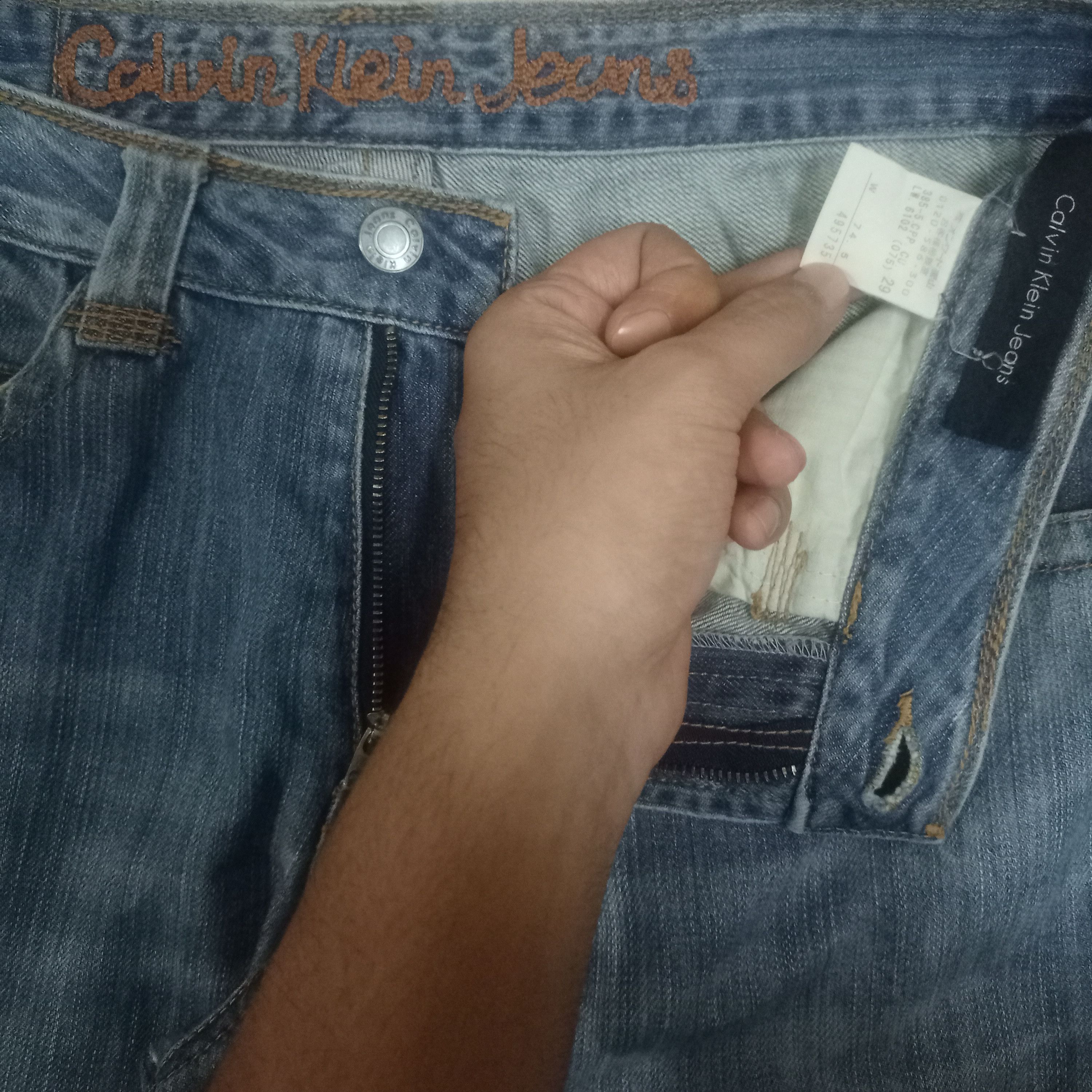 Calvin Klein Vintage Calvin Klein Blue Wash Distressed Baggy Style Jeans Size US 30 / EU 46 - 3 Thumbnail