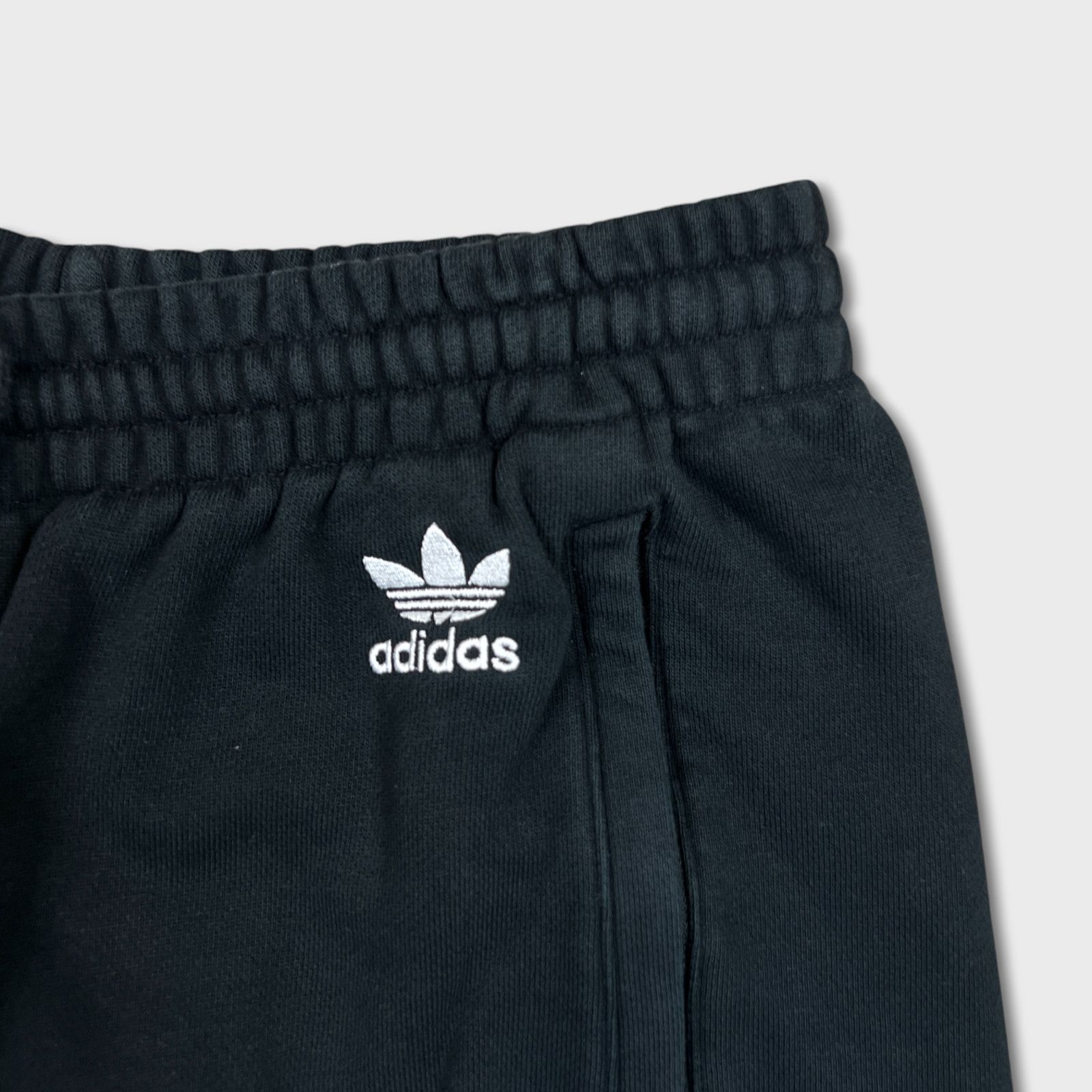 Adidas × Vintage Adidas Originals Sweatpants Medium Common Memory Taper Leg Size US 28 / EU 44 - 3 Thumbnail