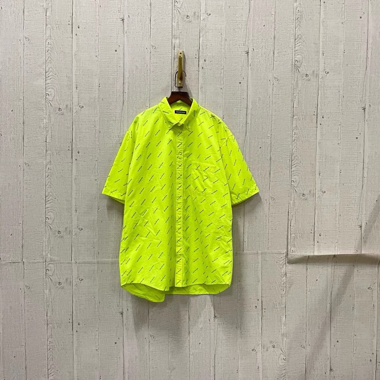 Balenciaga Balenciaga Barrage Logo Short Sleeve Shirt K28 Size US L / EU 52-54 / 3 - 1 Thumbnail
