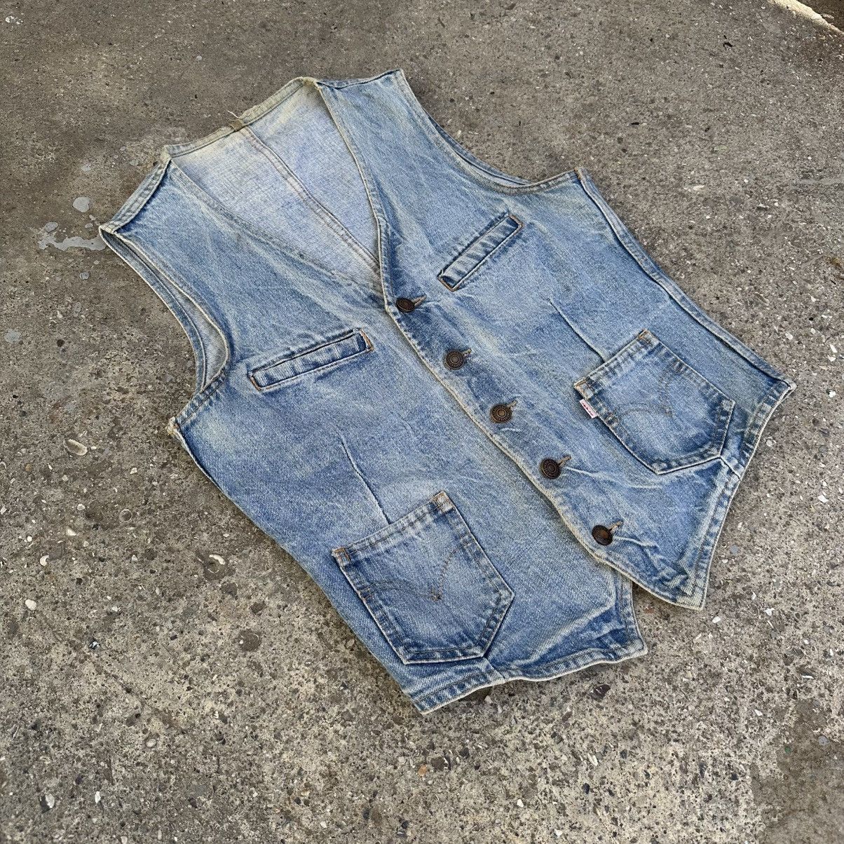 Levi's VERY RARE WESTERN 60s/70s Levi’s White/Red Reverse Tab Vest Size S / US 4 / IT 40 - 3 Thumbnail