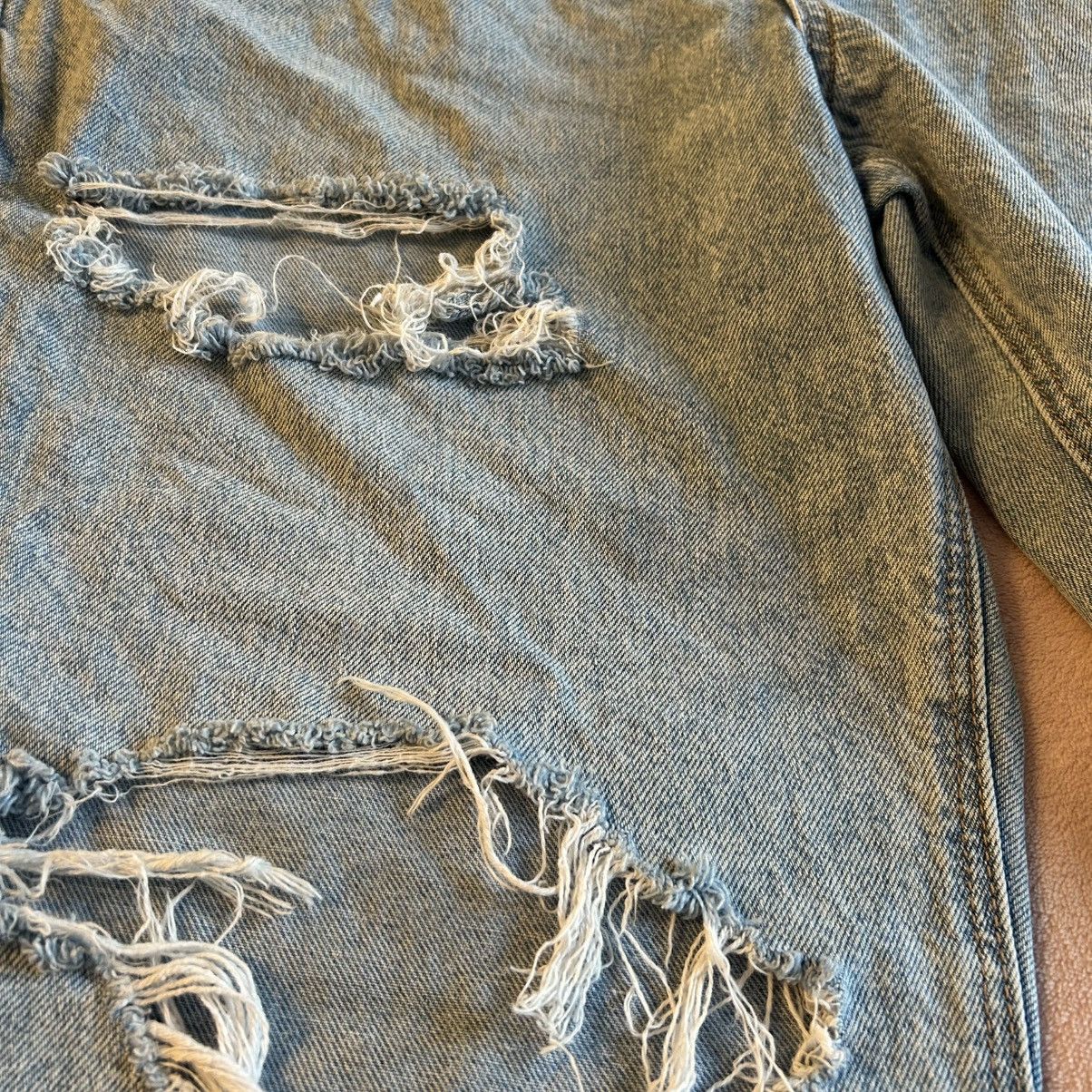 American Eagle Outfitters American Eagle Strigid light wash high rise distressed 14 Size 36" / US 14 / IT 50 - 10 Thumbnail