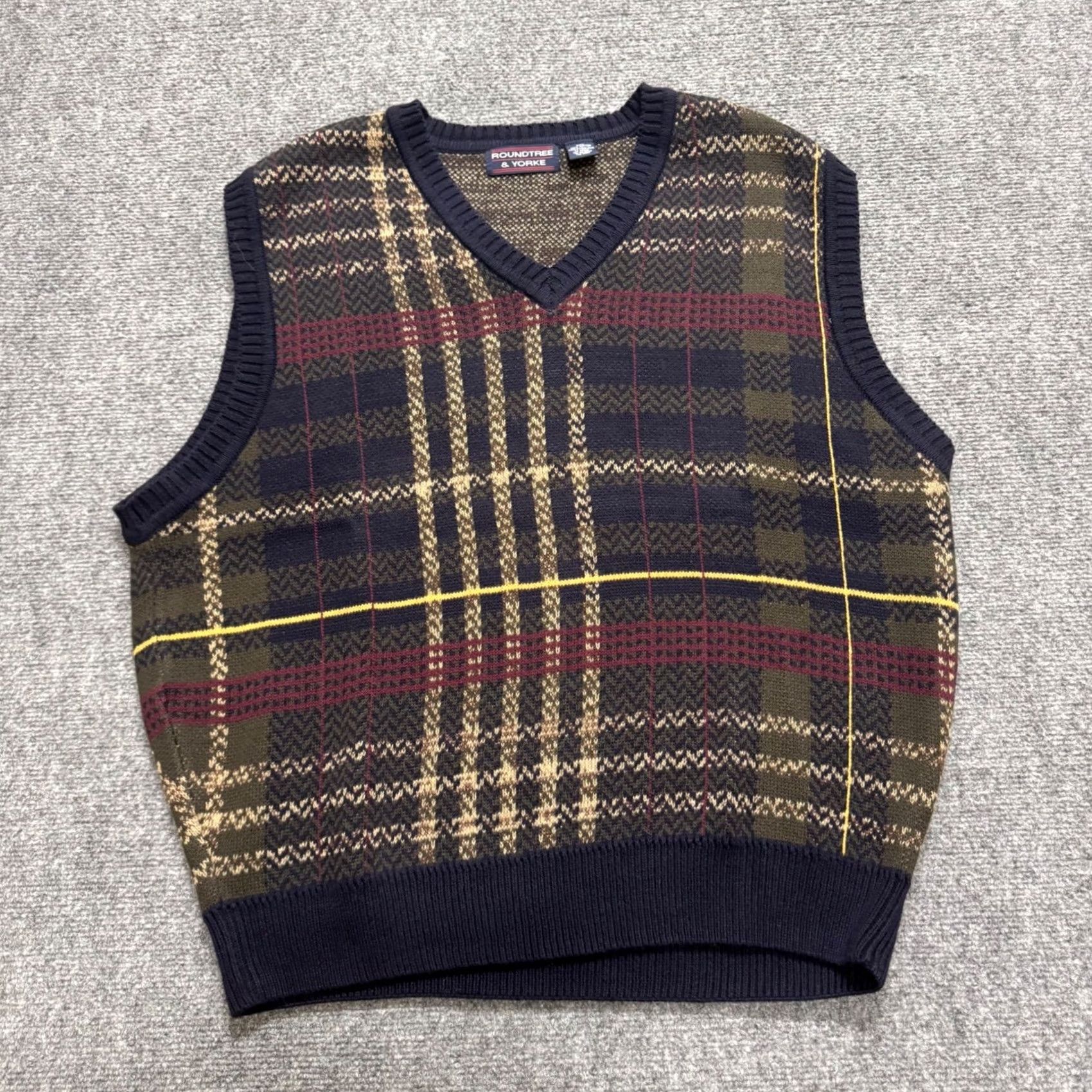 Vintage VTG Knitted Sweater Vest Patterned Mens 2XL New York Striped Round-tree Size US XXL / EU 58 / 5 - 2 Thumbnail