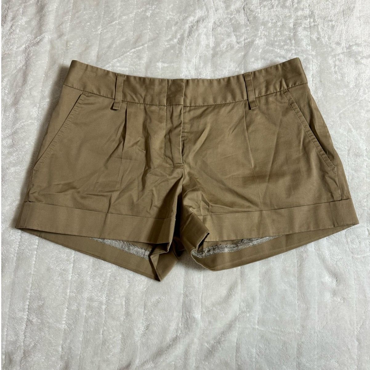Bcbgmaxazria BCBG MAX AZRIA Khaki Trousers Casual Women's Shorts Size 6 Size 28" / US 6 / IT 42 - 1 Thumbnail