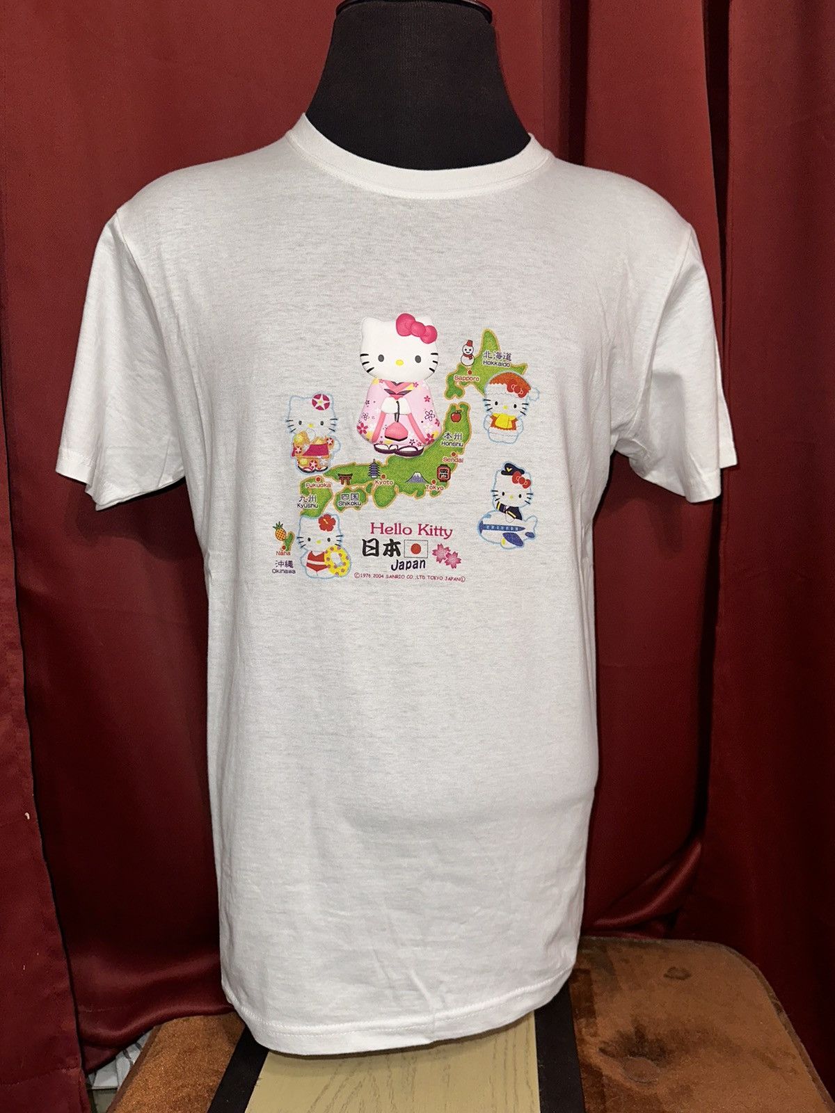 Anime × Vintage Vintage Hello Kitty Japan Tshirt Y2K Sanrio Anime Grail Size US L / EU 52-54 / 3 - 1 Thumbnail